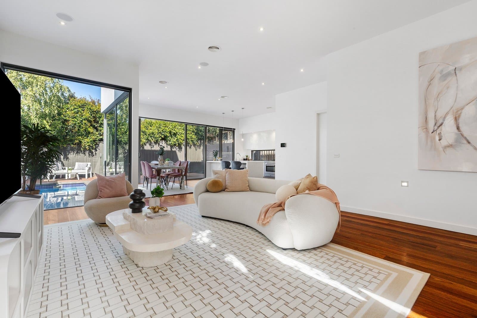 6 Arthur Street, Surrey Hills - Thumbnail 2