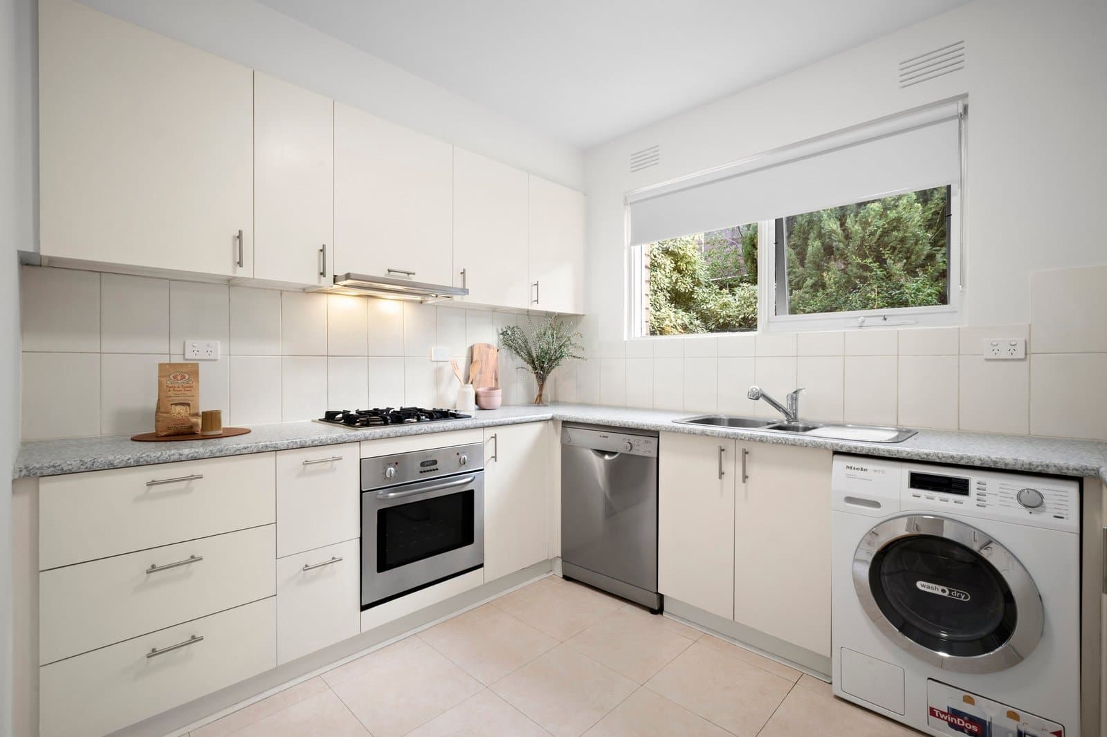 8/8 Westbury Street, St Kilda East - Thumbnail 4