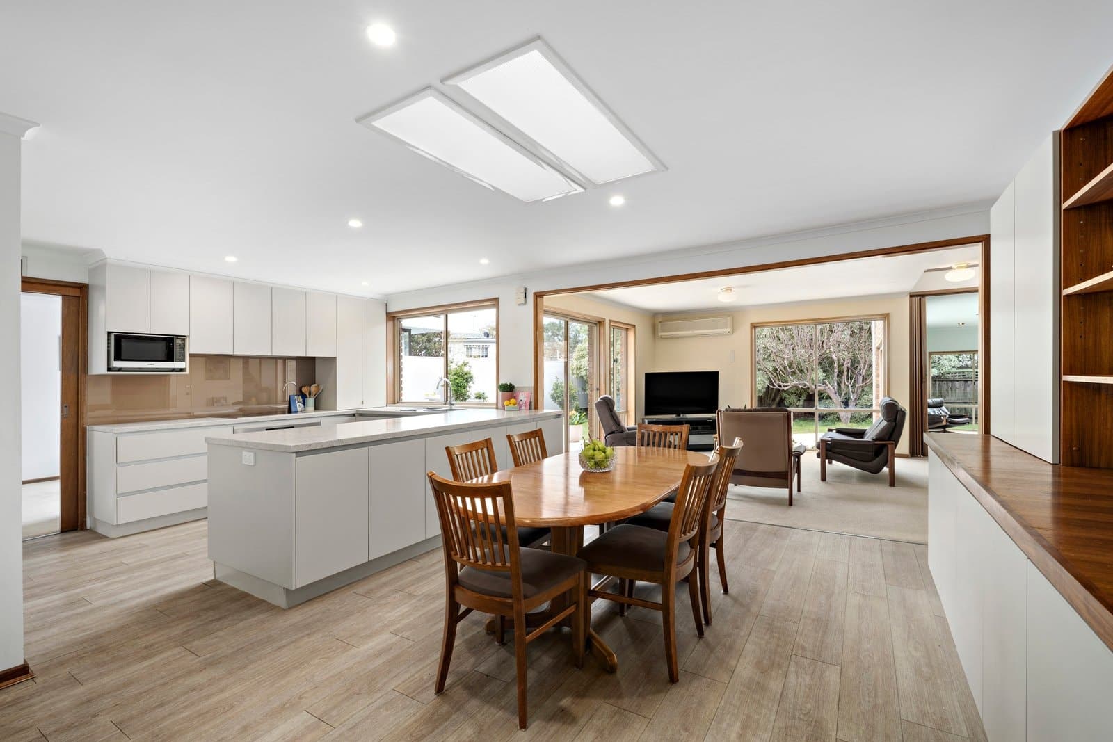 15 Stanley Street, Brighton - Thumbnail 2