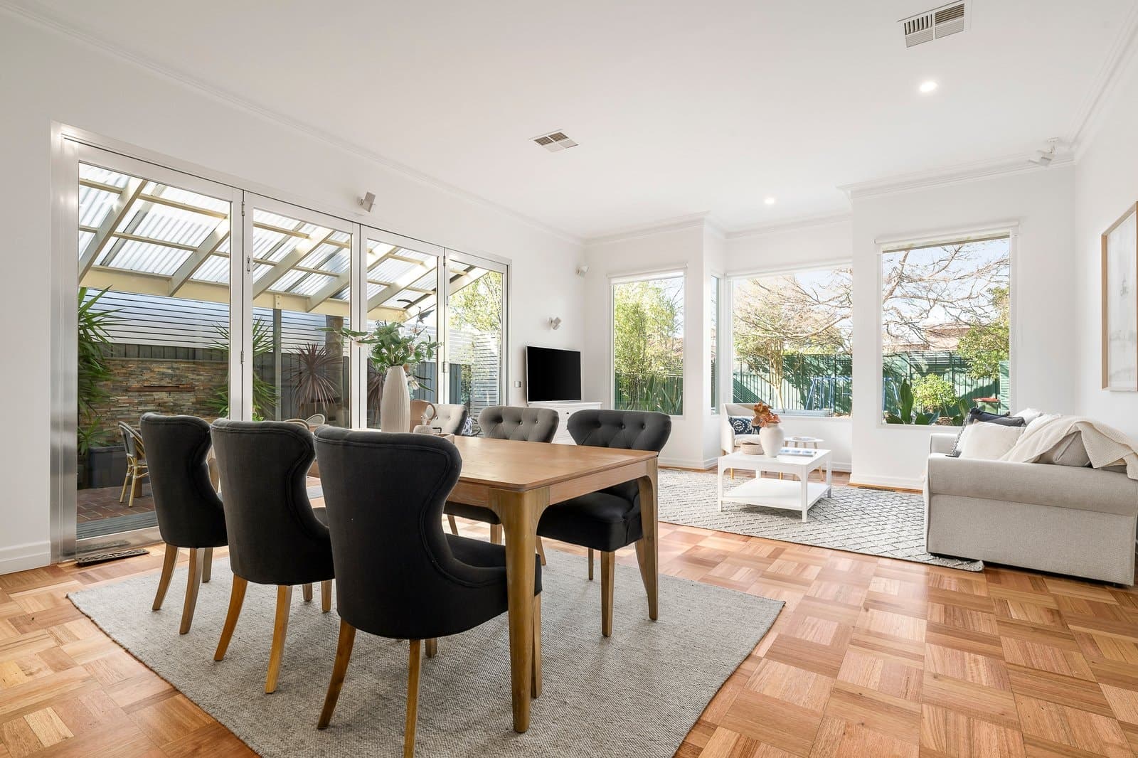 30 Emo Road, Malvern East - Thumbnail 2