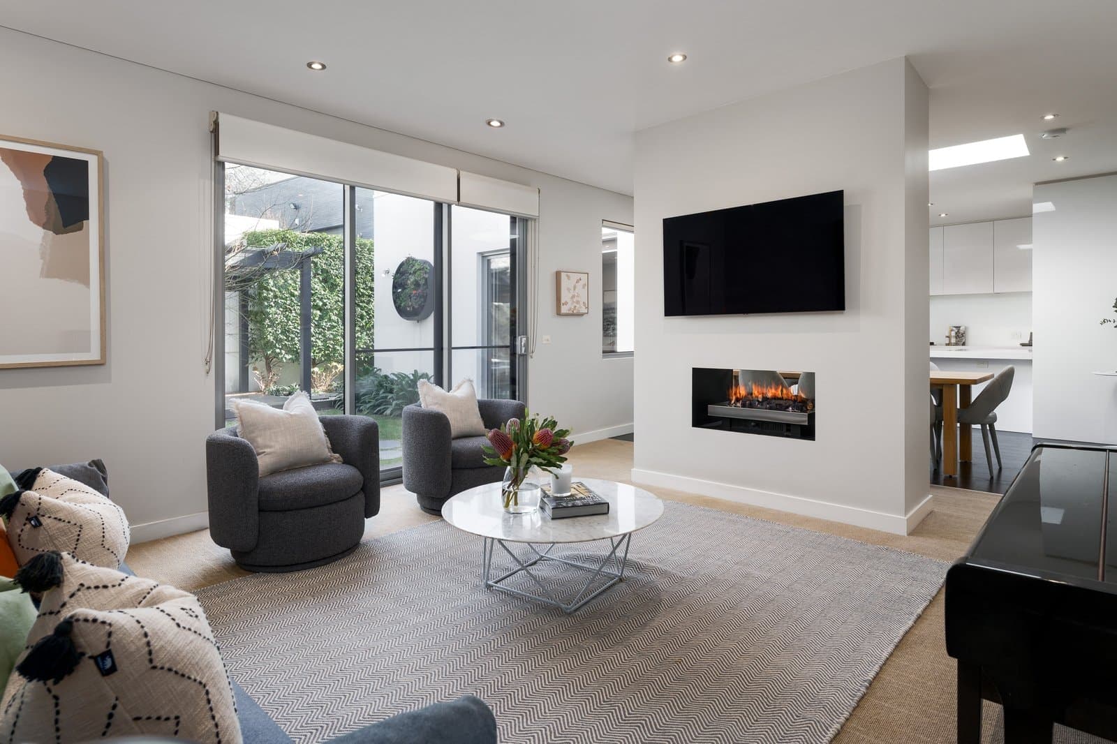13 Linnaker Place, Kew - Image 1