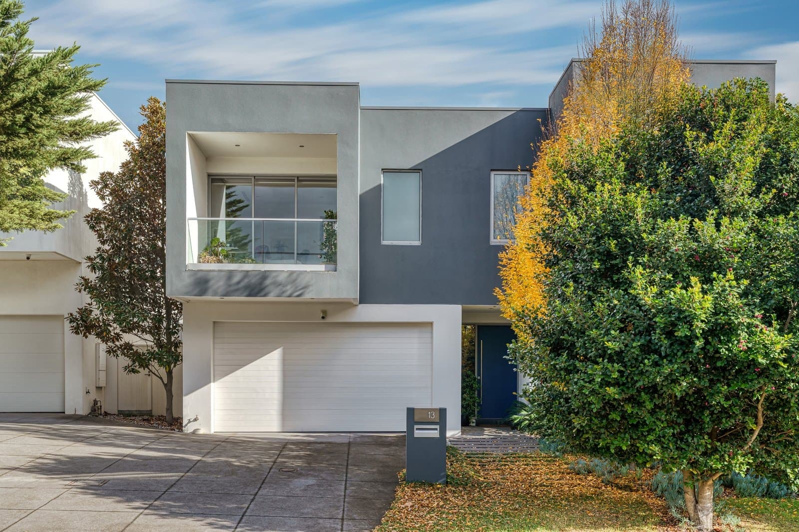 13 Linnaker Place, Kew - Thumbnail 2