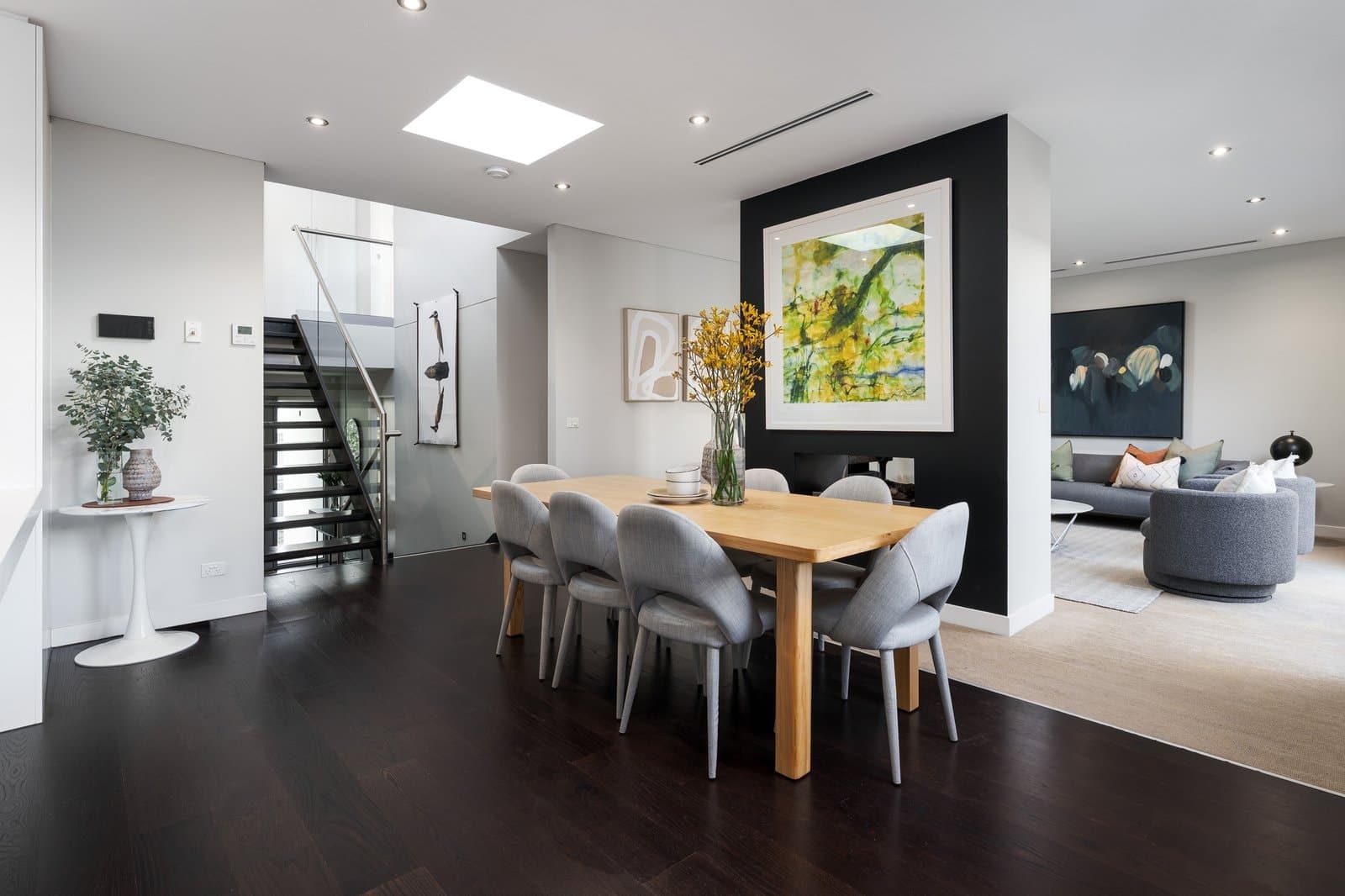 13 Linnaker Place, Kew - Thumbnail 3