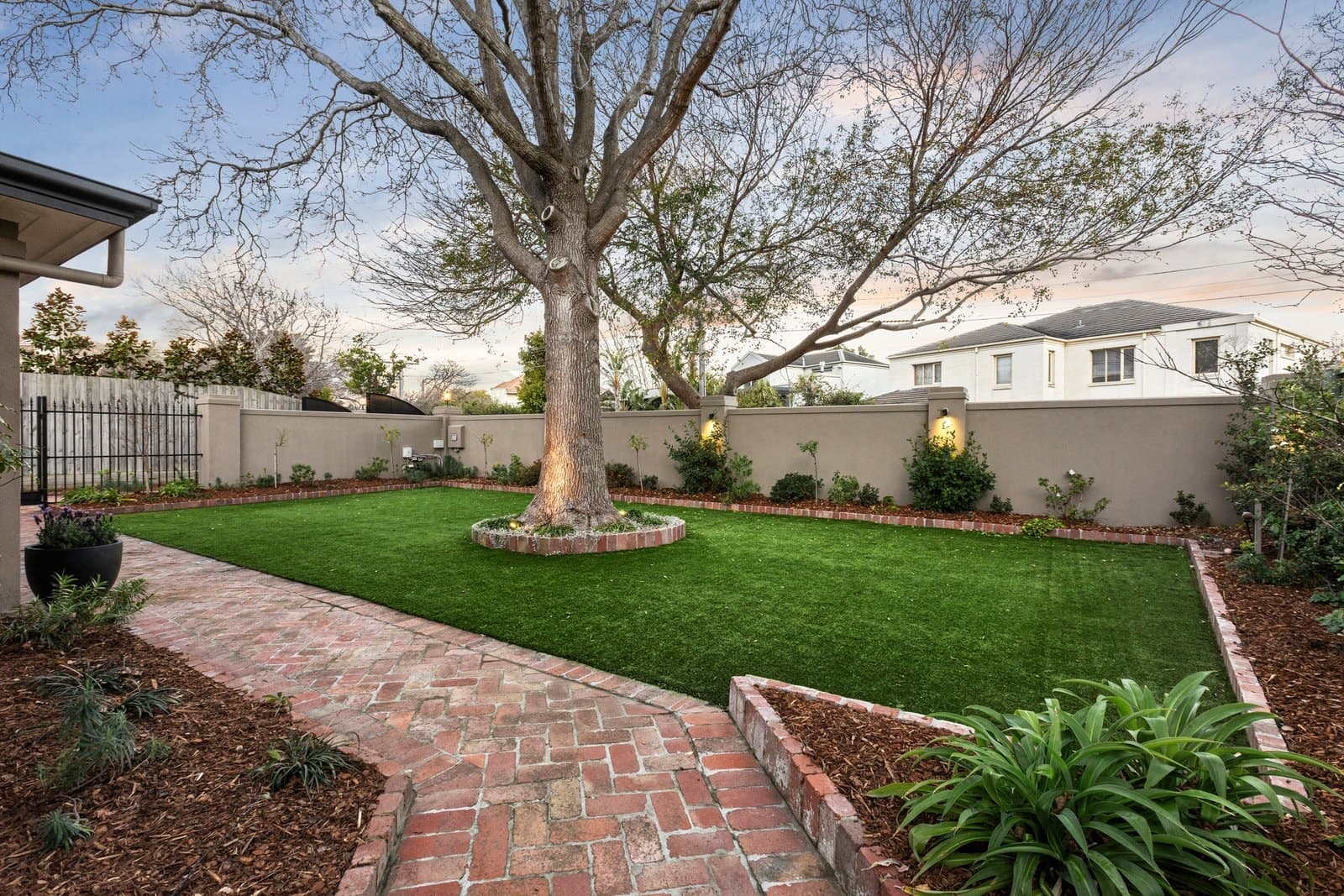 16 Birdwood Avenue, Brighton - Thumbnail 2