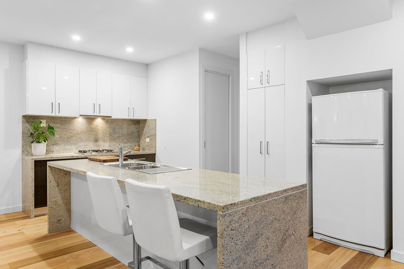 3/10 Naples Street, Mornington - Thumbnail 2