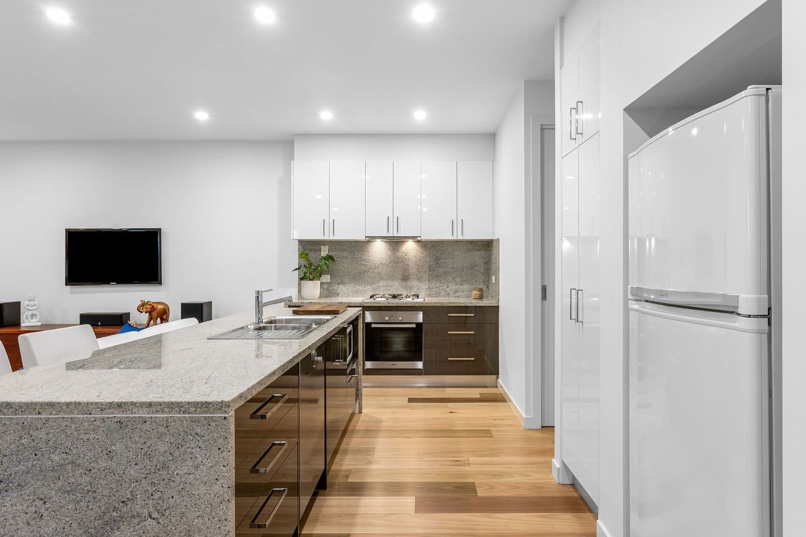 3/10 Naples Street, Mornington - Thumbnail 3