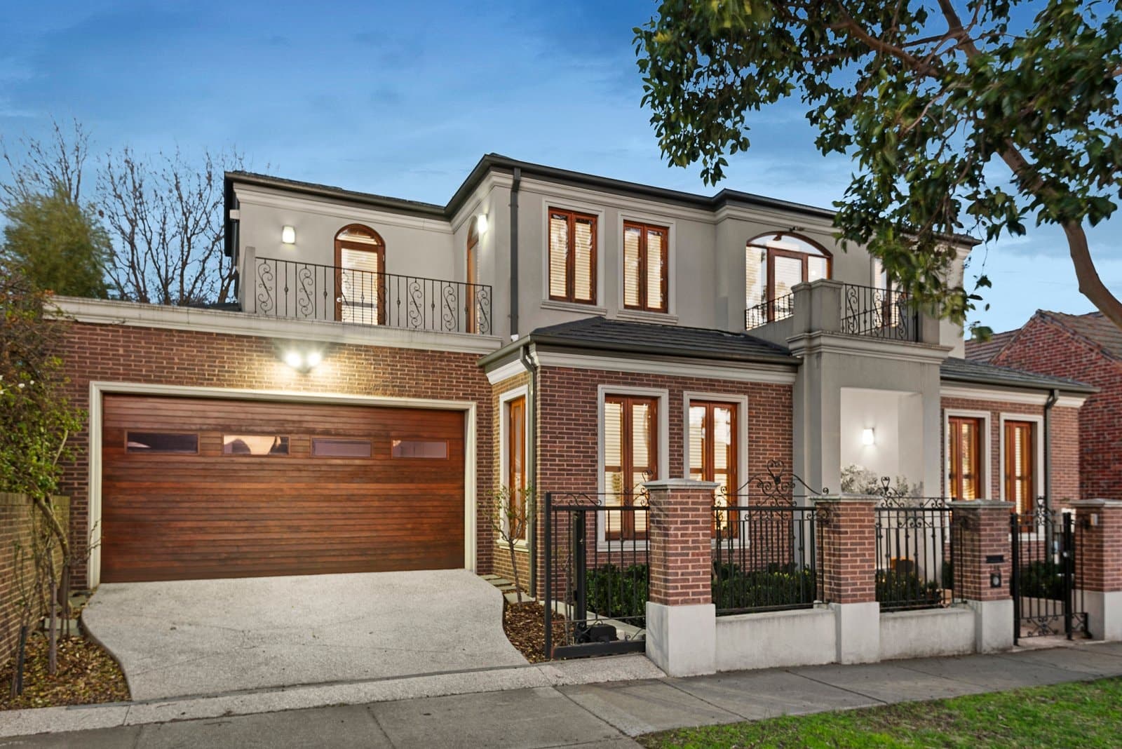 19a Severn Street, Balwyn North - Thumbnail 2