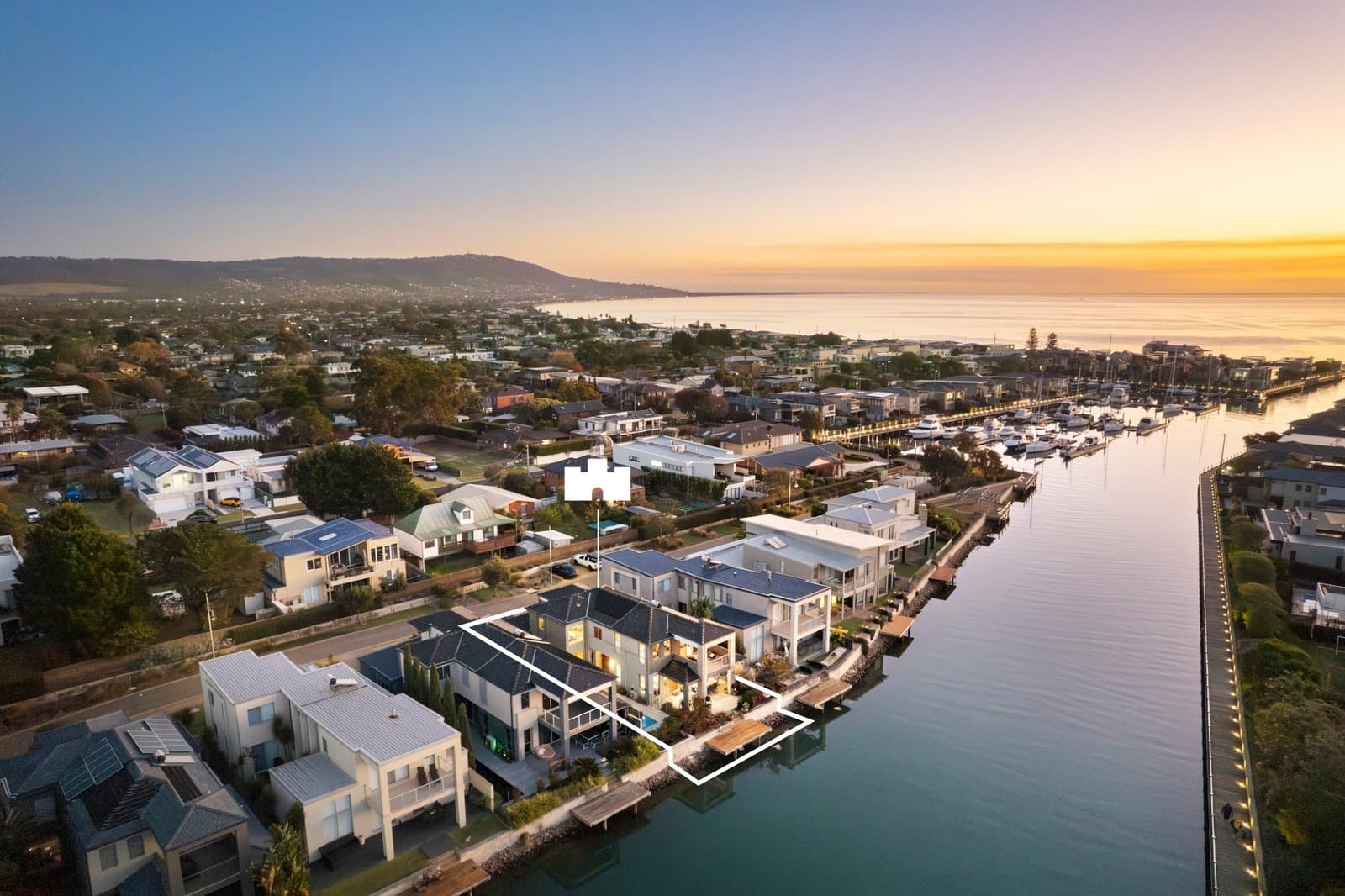 4 Clipper Quay, Safety Beach - Image 1
