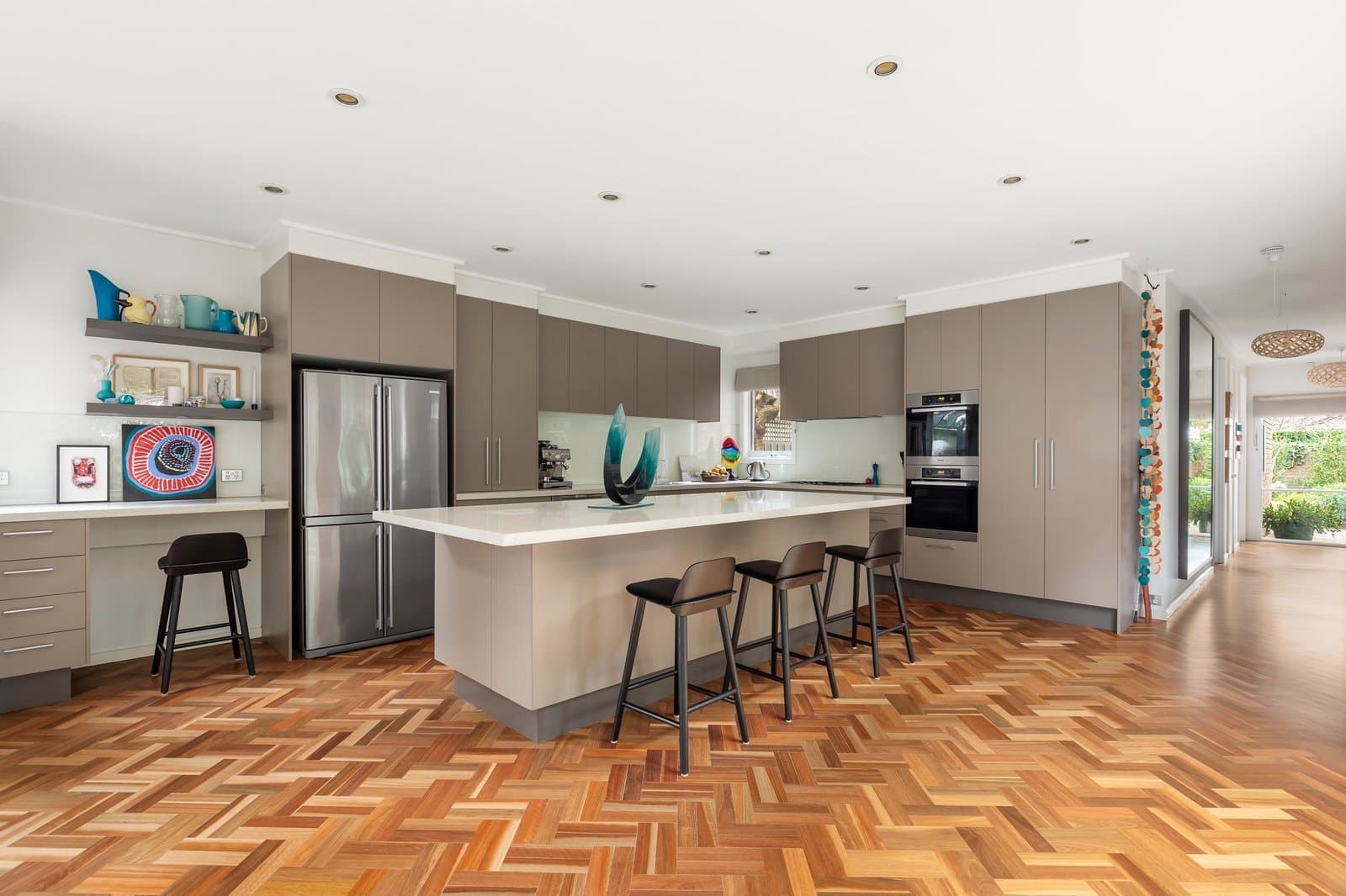3 A'beckett Street, Kew - Thumbnail 3