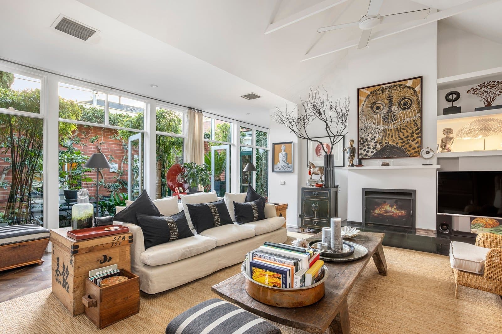 4 Webb Lane, East Melbourne - Thumbnail 2