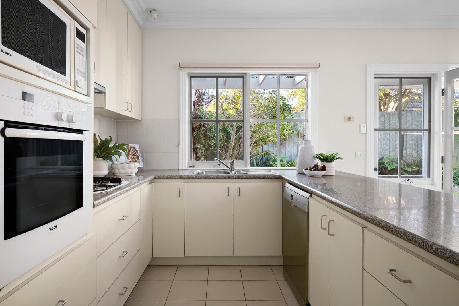 1/33-35 Iris Road, Glen Iris - Thumbnail 6