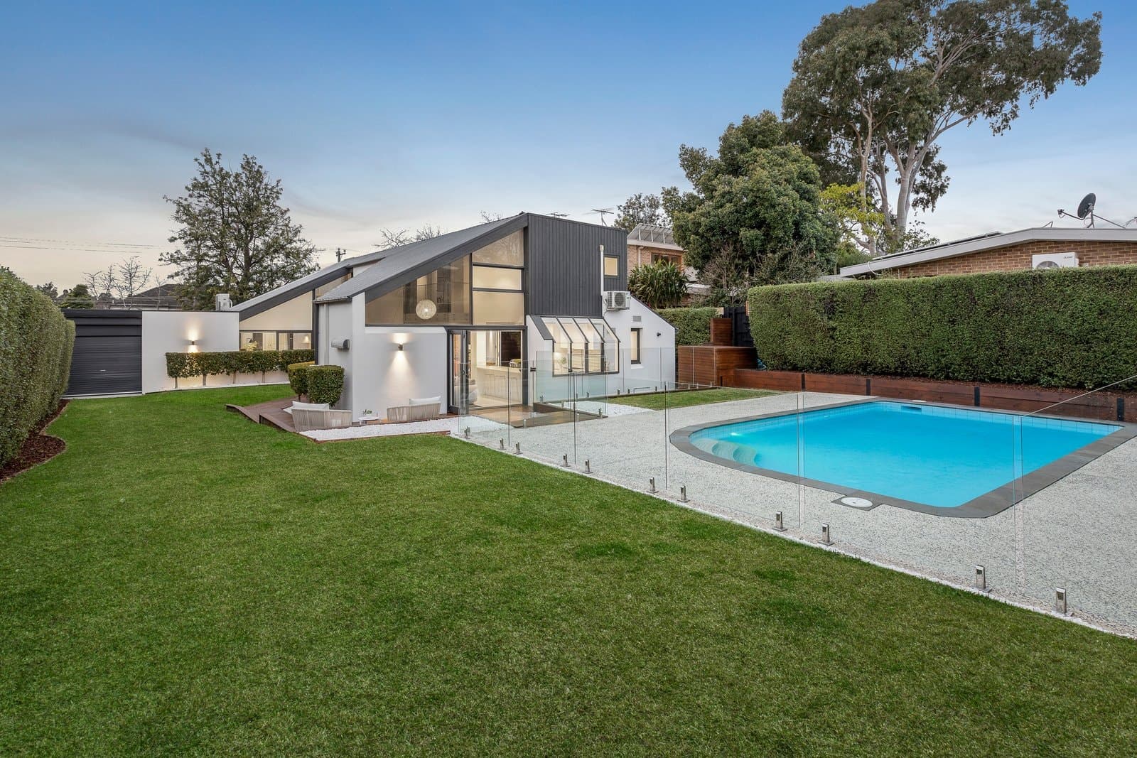 10 Howard Street, Glen Iris - Thumbnail 2