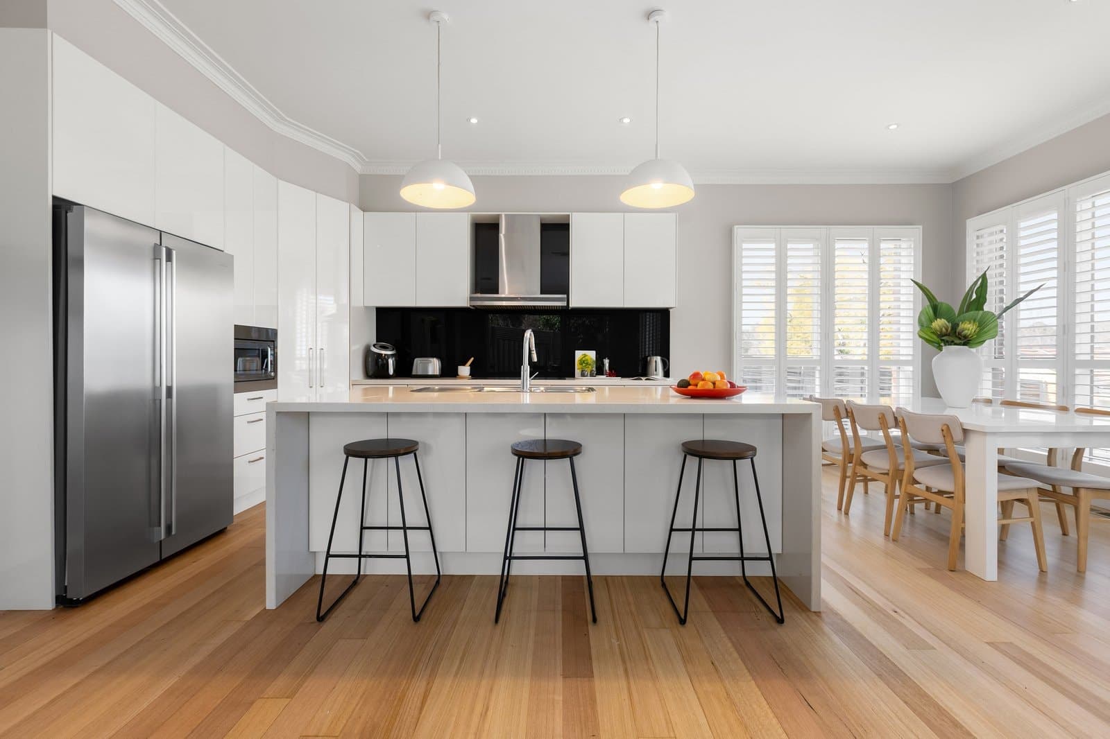 6 Chester Street, Surrey Hills - Thumbnail 3