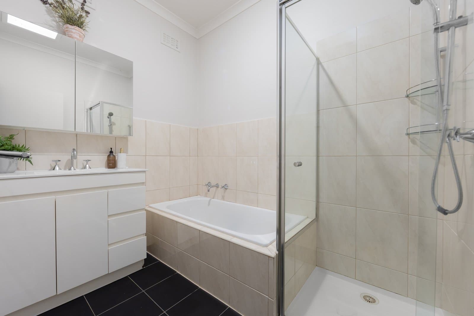 6 Chester Street, Surrey Hills - Thumbnail 7