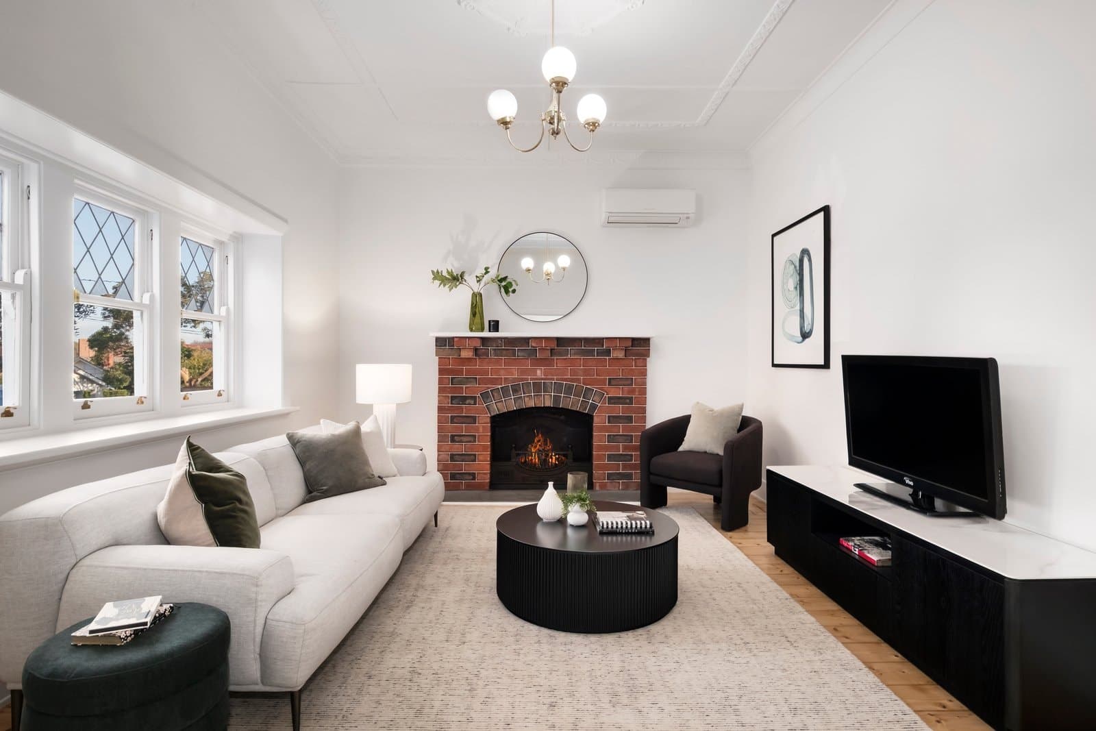 19 Rossfield Avenue, Kew - Thumbnail 2