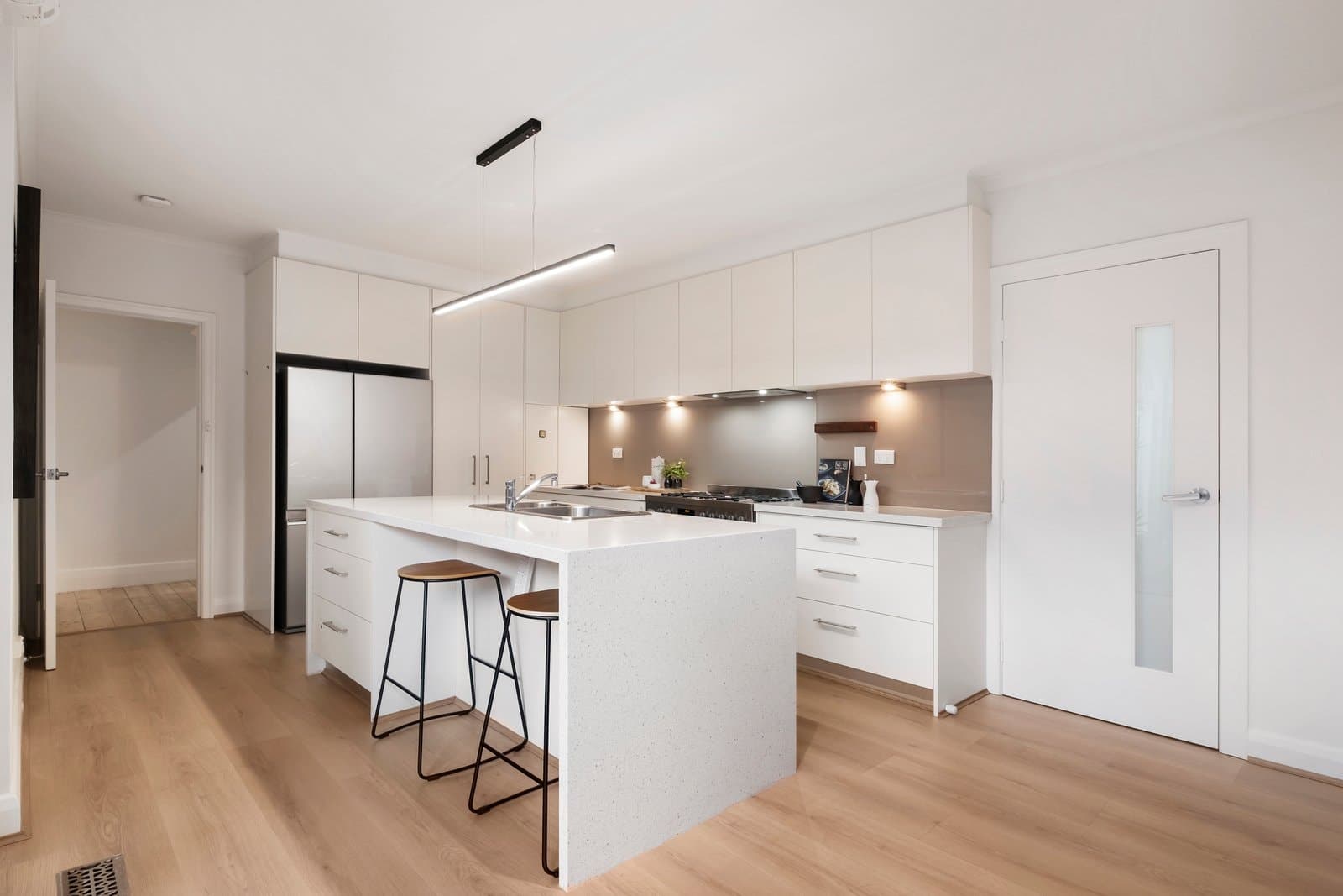 19 Rossfield Avenue, Kew - Thumbnail 5