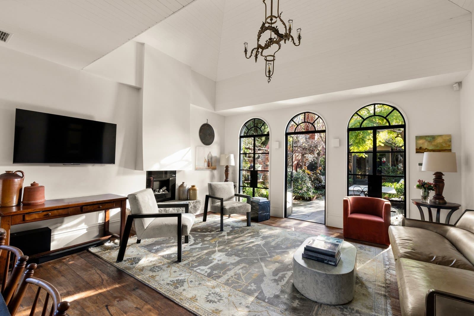 37 Cardigan Place, Albert Park - Thumbnail 3