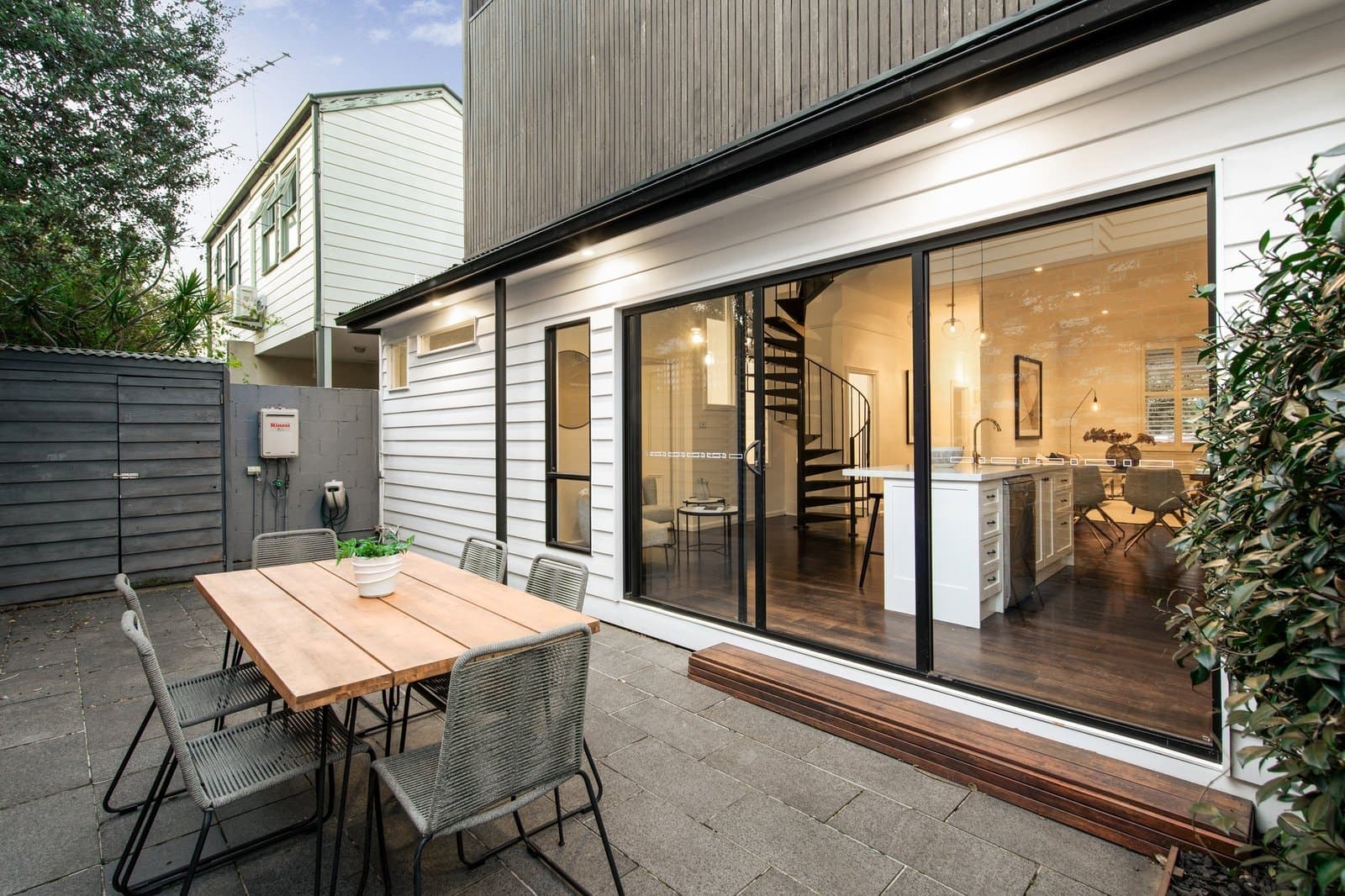 108 Graham Street, Port Melbourne - Thumbnail 5