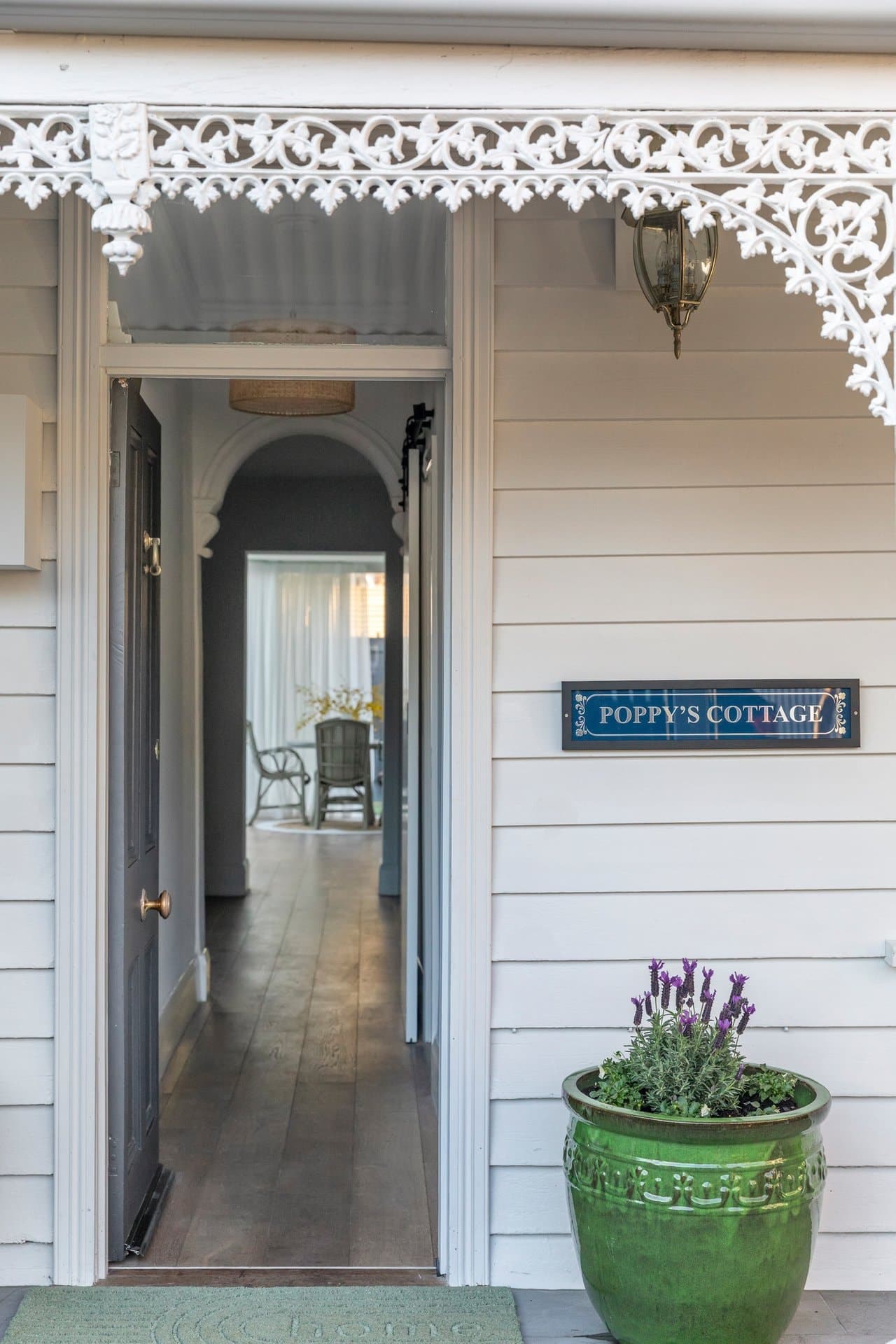 3 Lawrence Street, Brighton - Thumbnail 2
