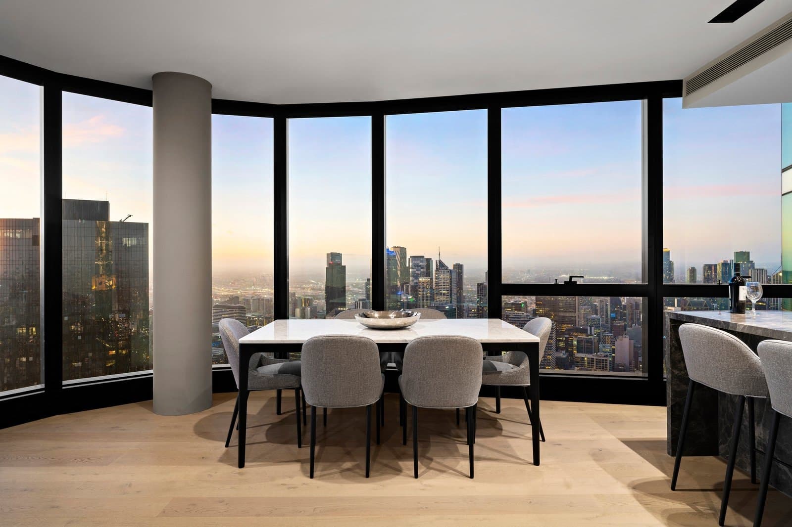7407/70 Southbank Boulevard, Southbank - Thumbnail 2