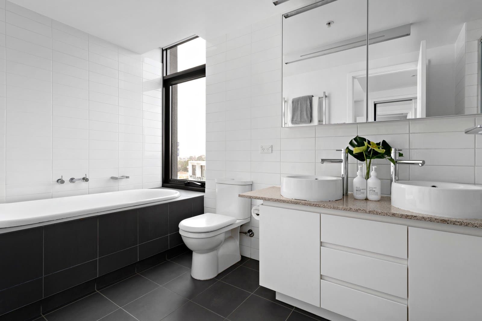 601/155 Beach Street, Port Melbourne - Thumbnail 8