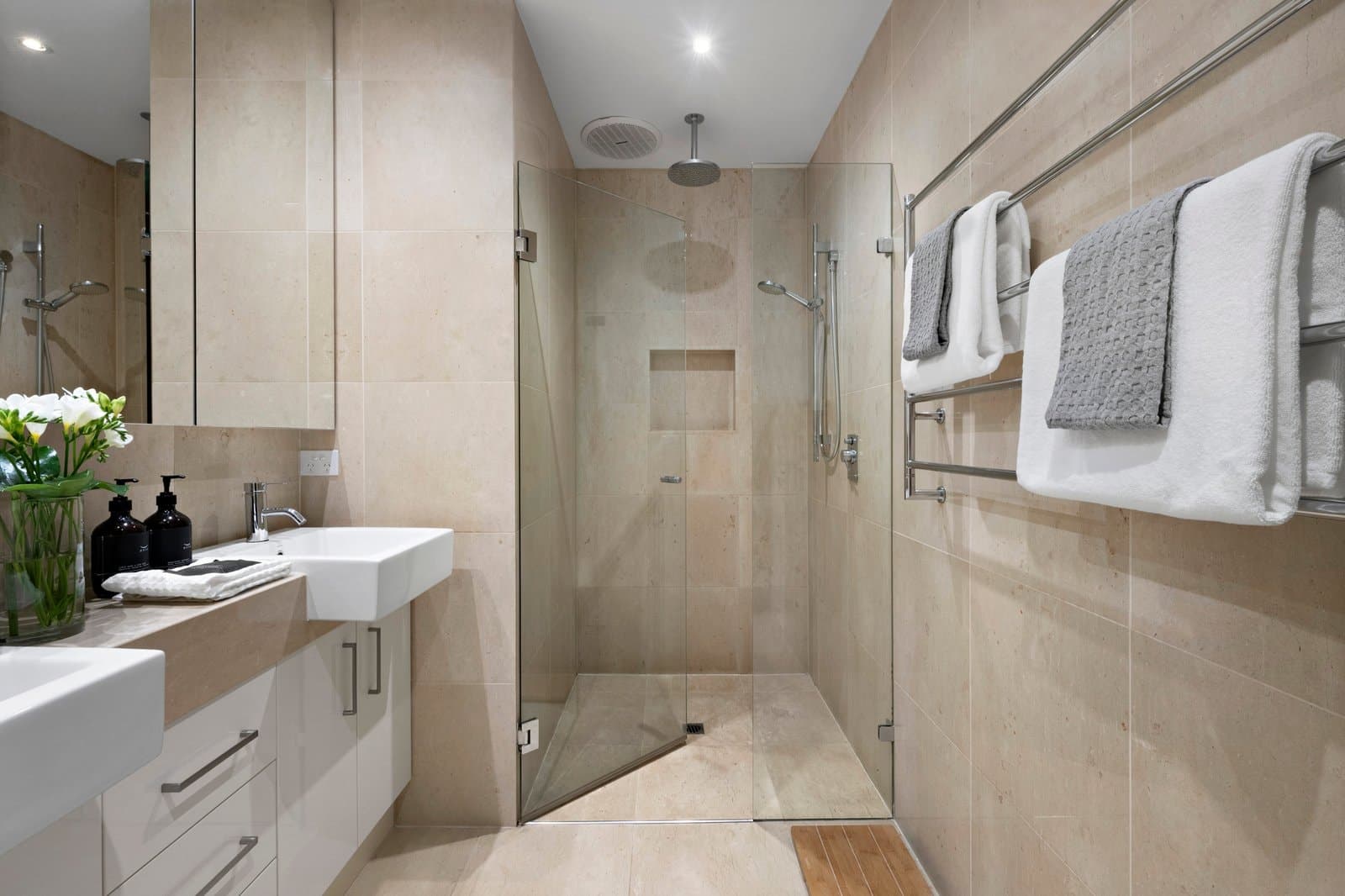 22 Danks Street, Albert Park - Thumbnail 4