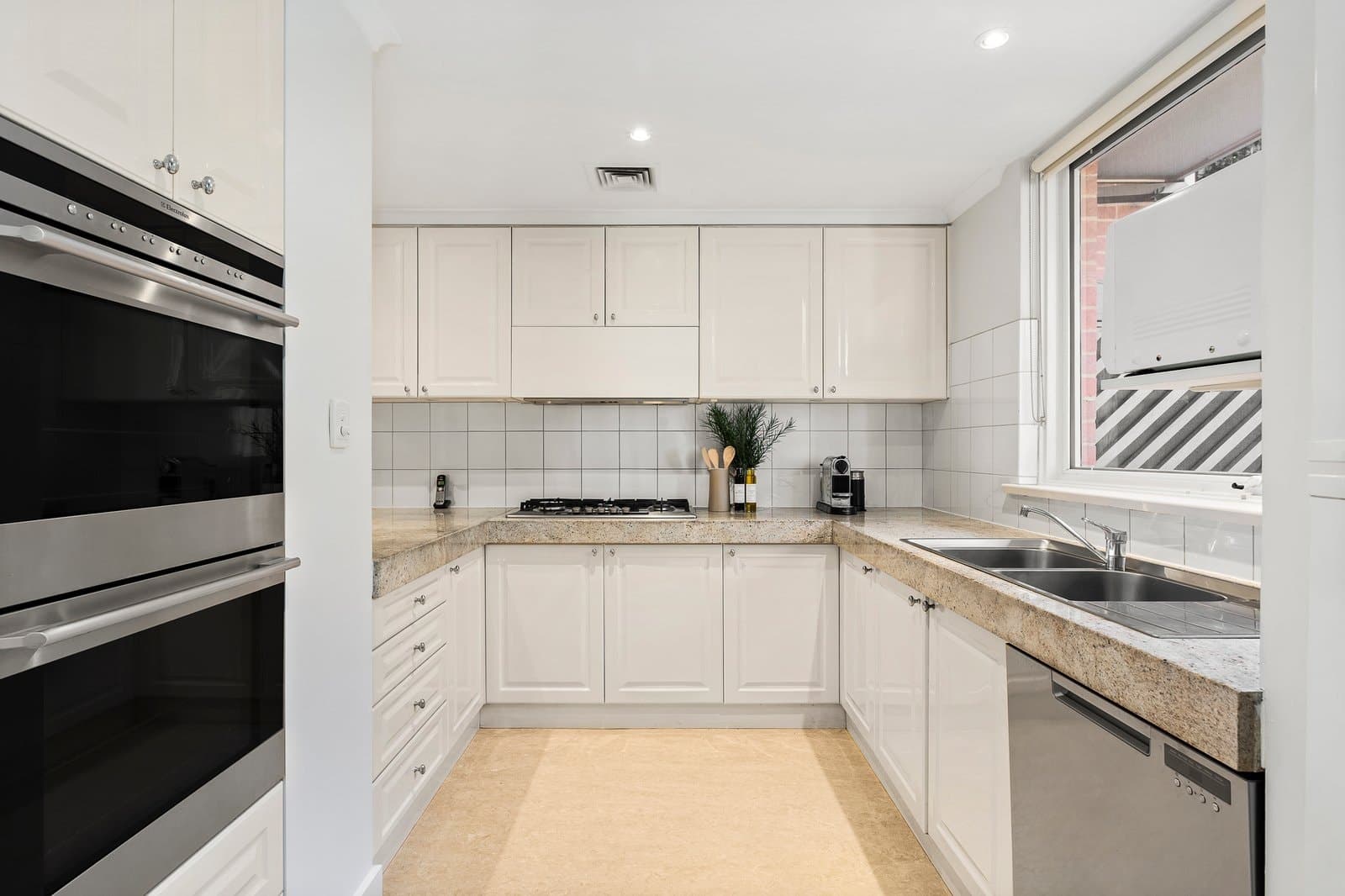5 Ellesmore Court, Kew - Thumbnail 4