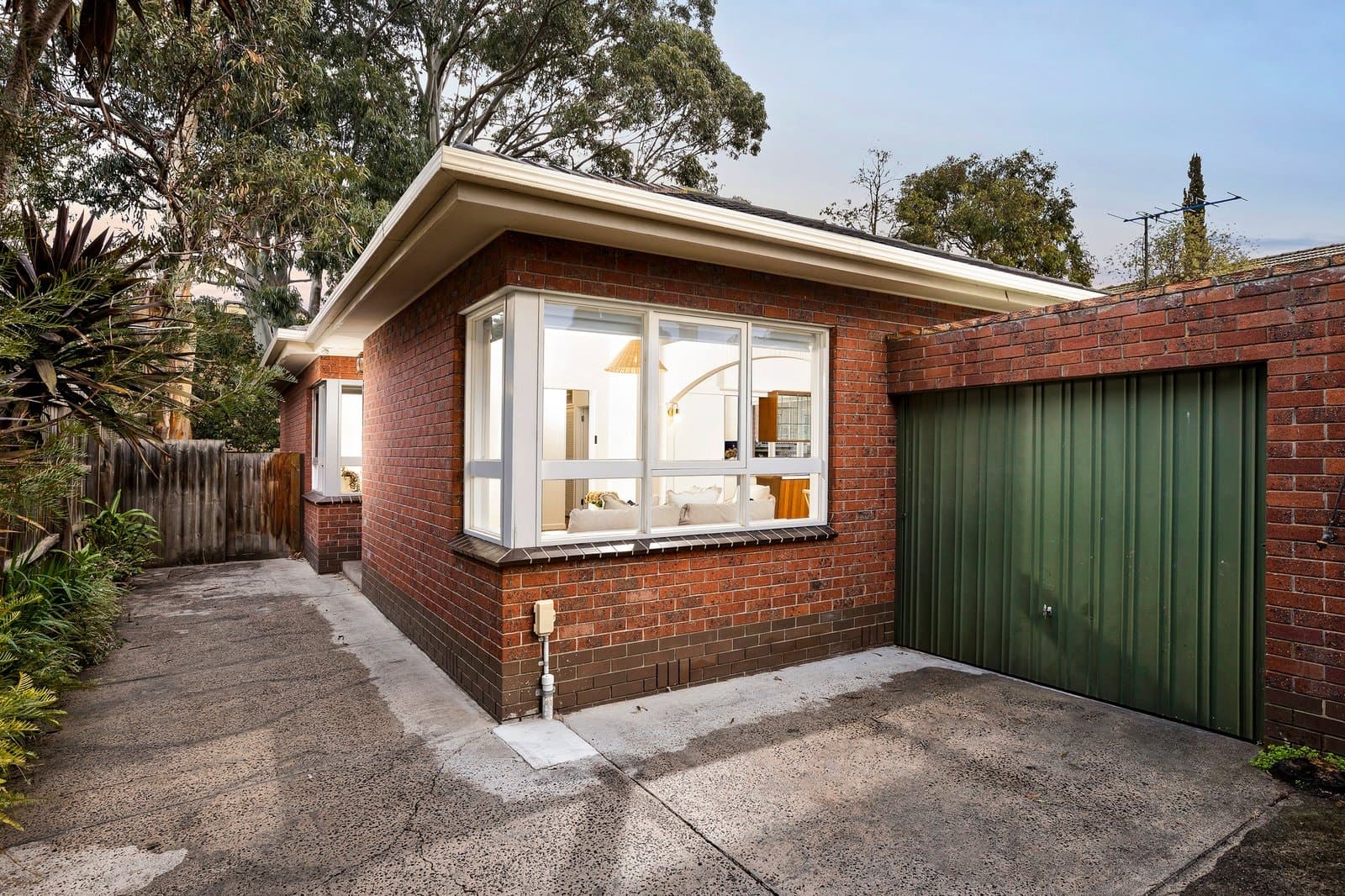 2/13 Gladstone Street, Kew - Image 1