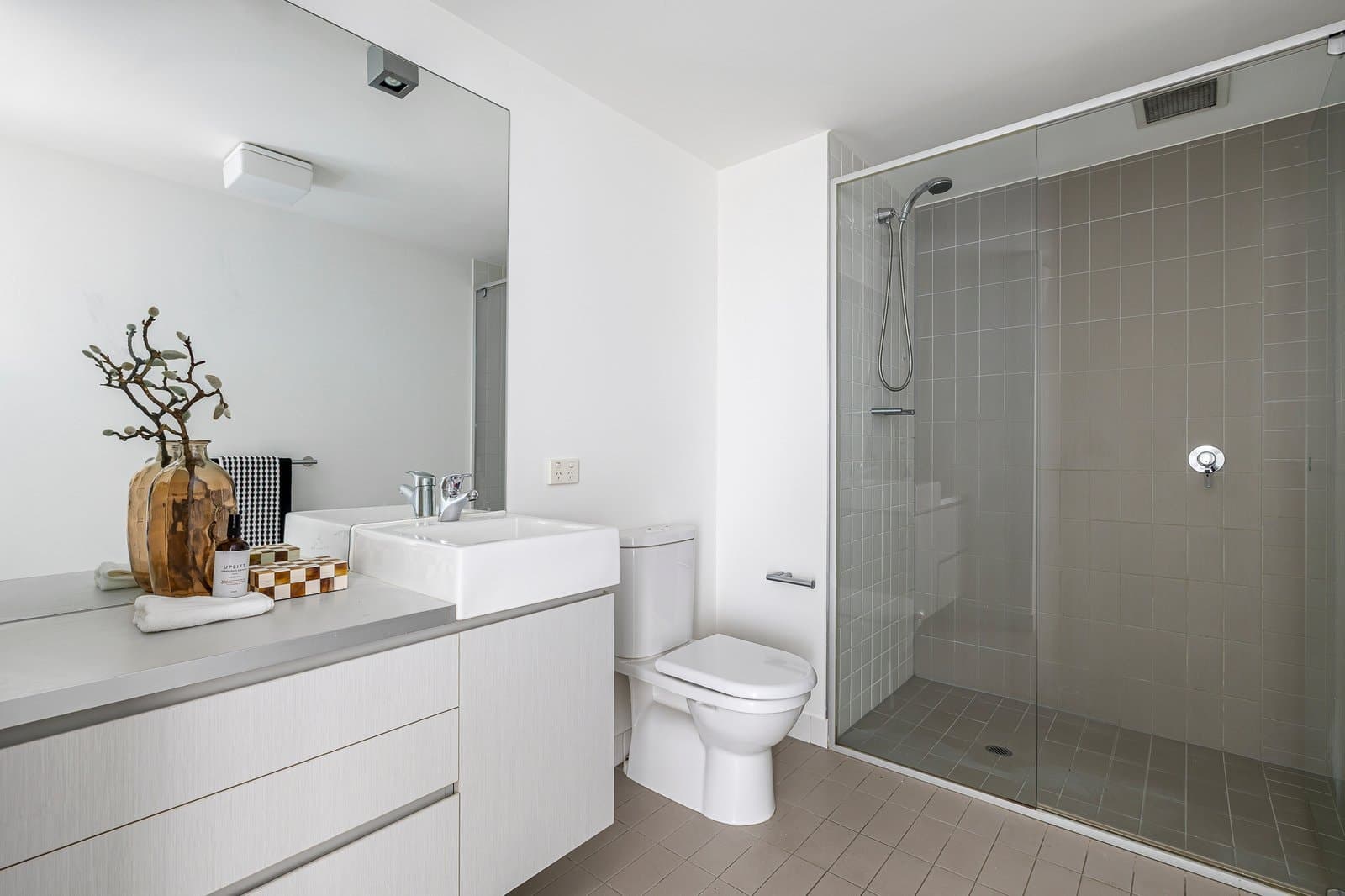 1003/800 Chapel Street, South Yarra - Thumbnail 3