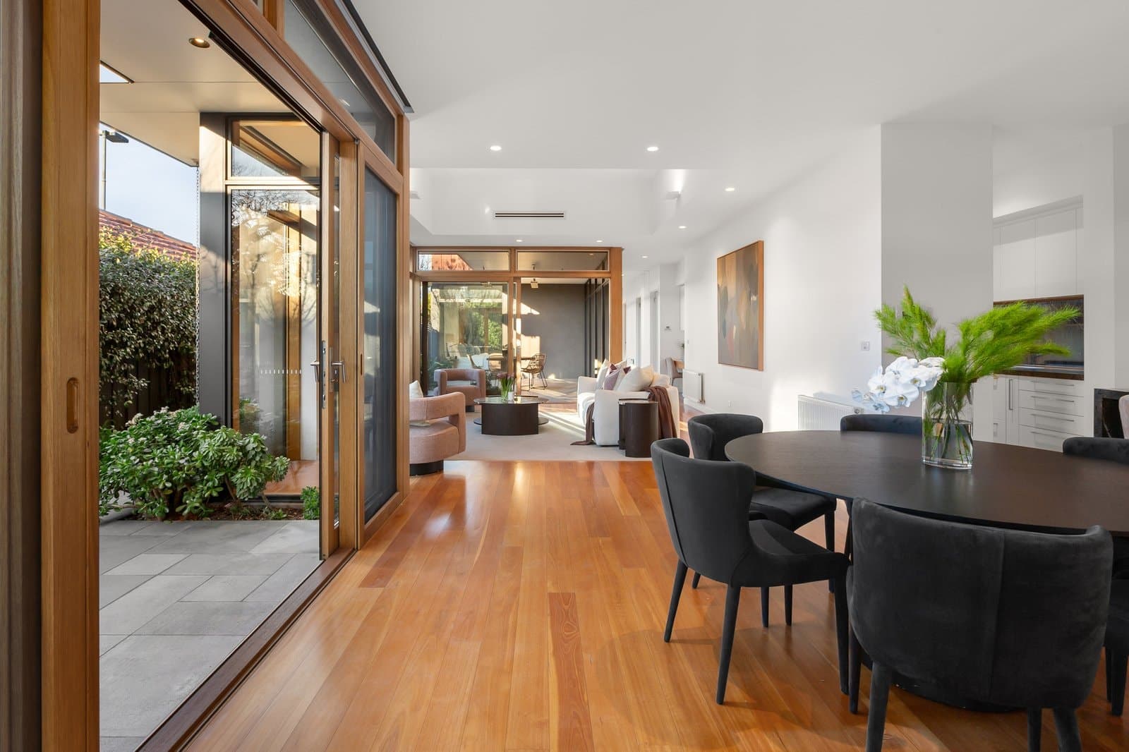 18 St Johns Avenue, Mont Albert - Thumbnail 2