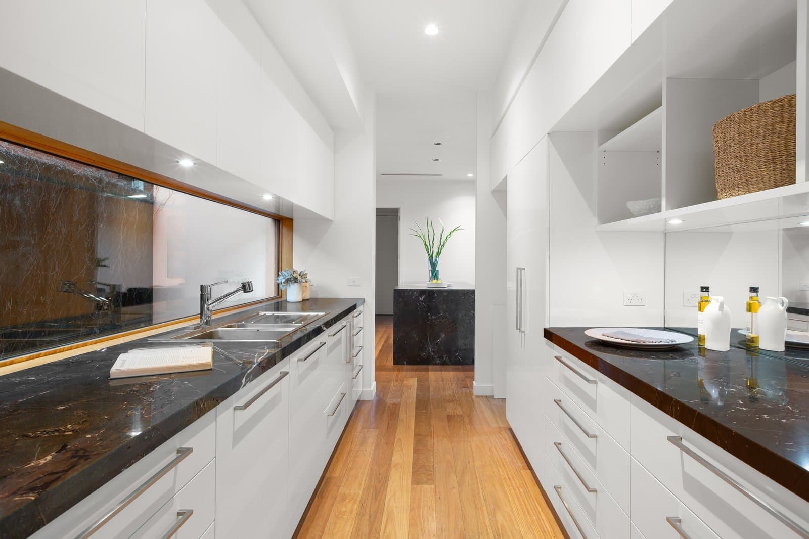 18 St Johns Avenue, Mont Albert - Thumbnail 6