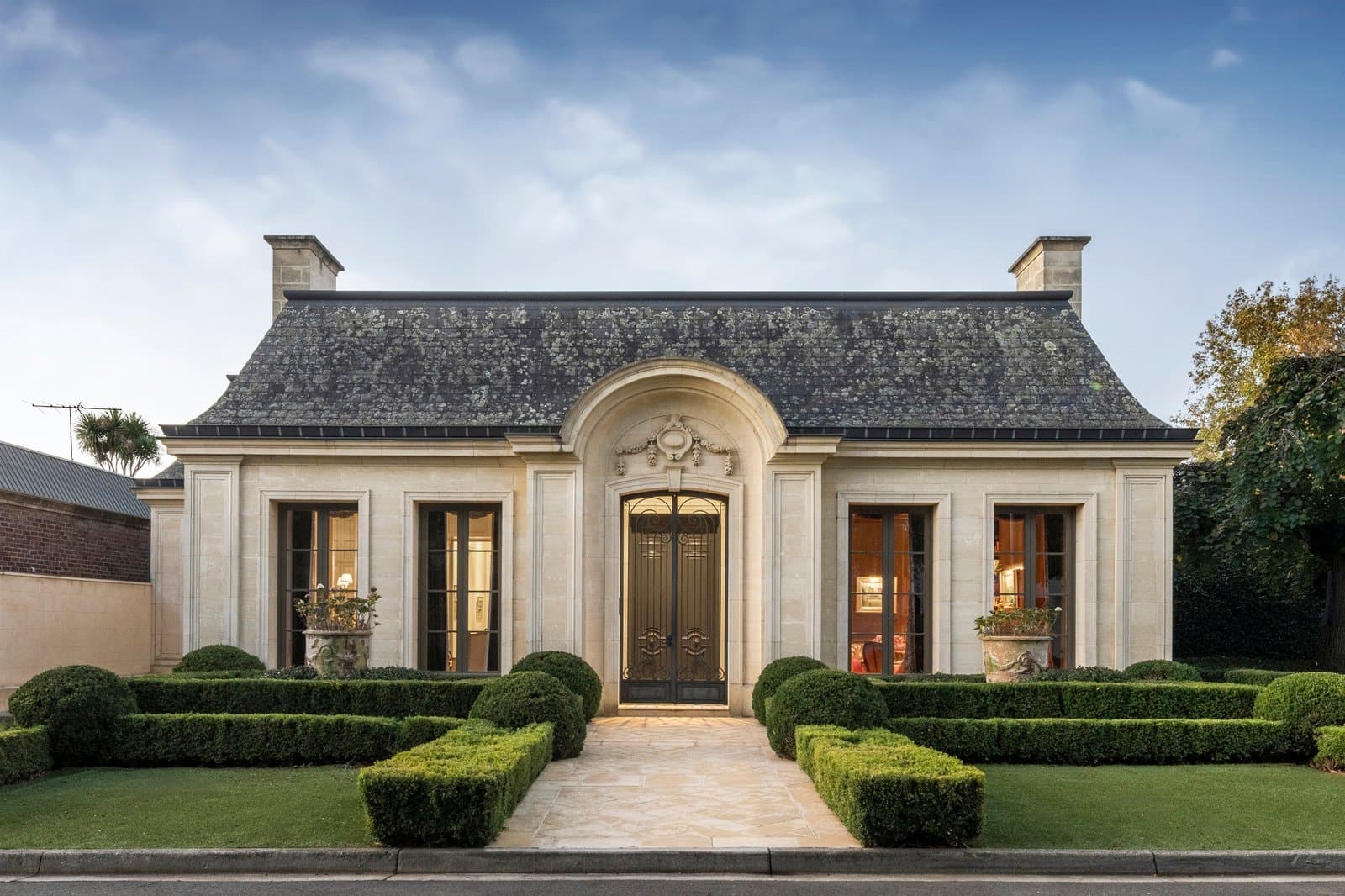 1 Greenknowe Court, Toorak - Image 1