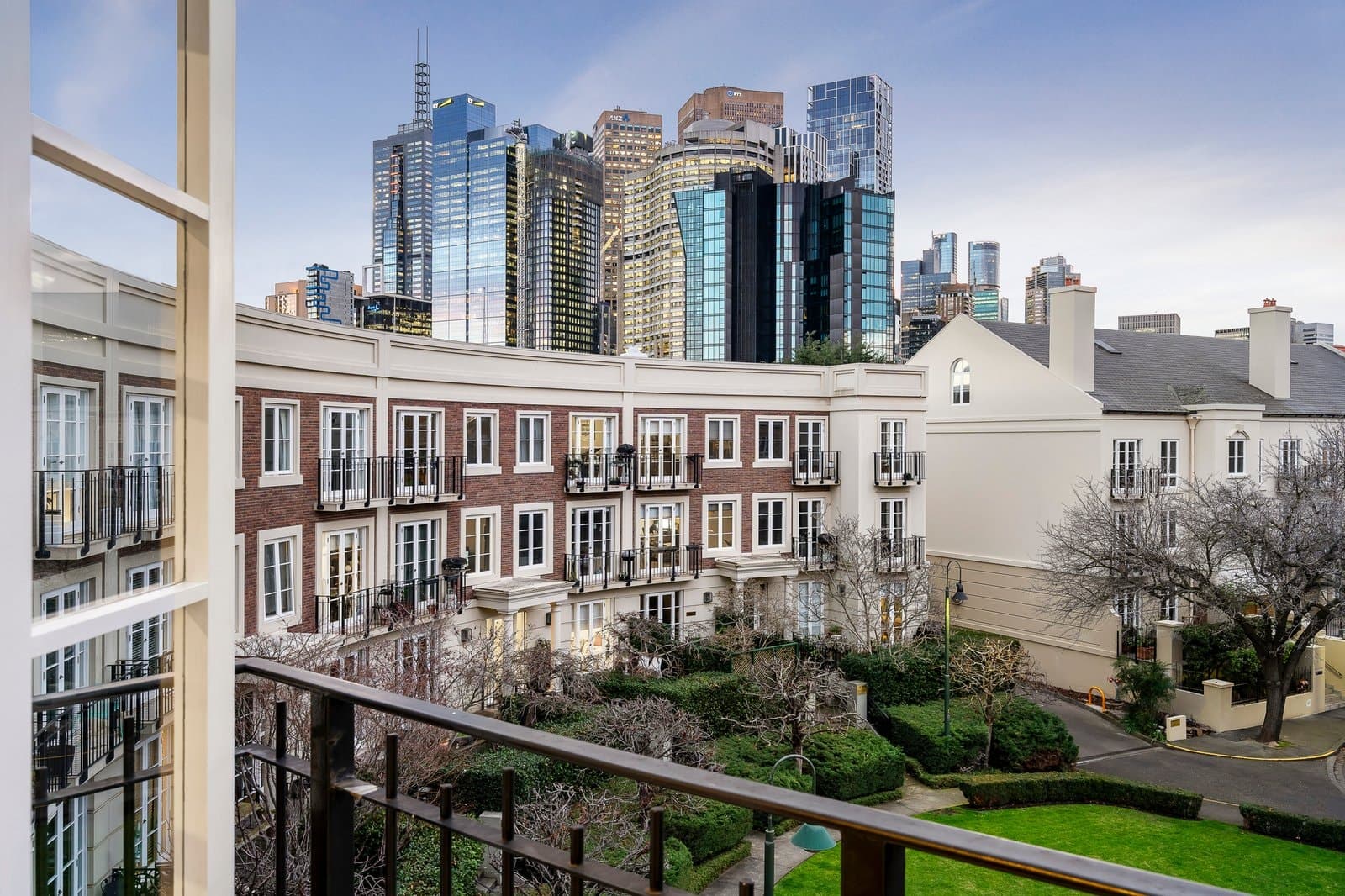 29/2 Wellington Crescent, East Melbourne - Image 1