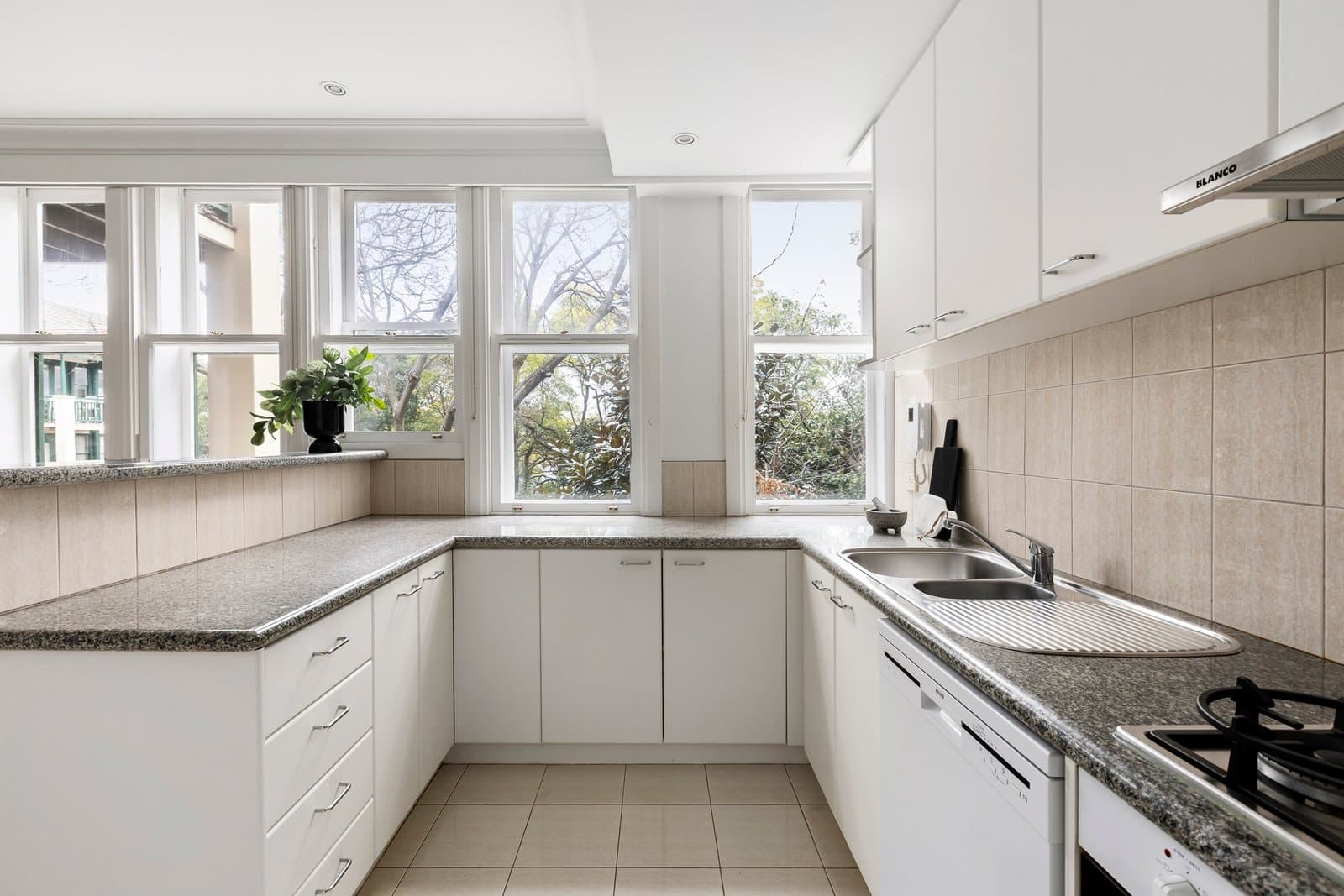 30/17-25 Yarra Street, Hawthorn - Thumbnail 3