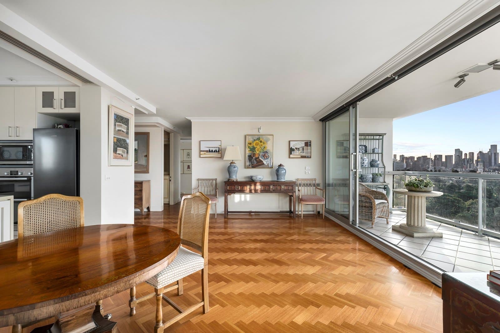 14.2 193 Domain Road, South Yarra - Thumbnail 5