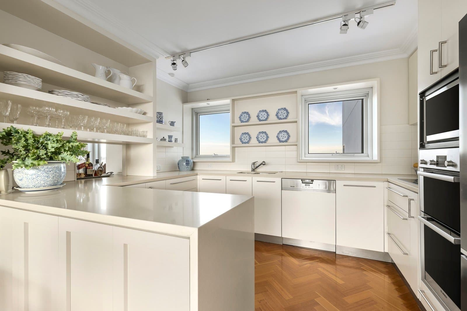 14.2 193 Domain Road, South Yarra - Thumbnail 7