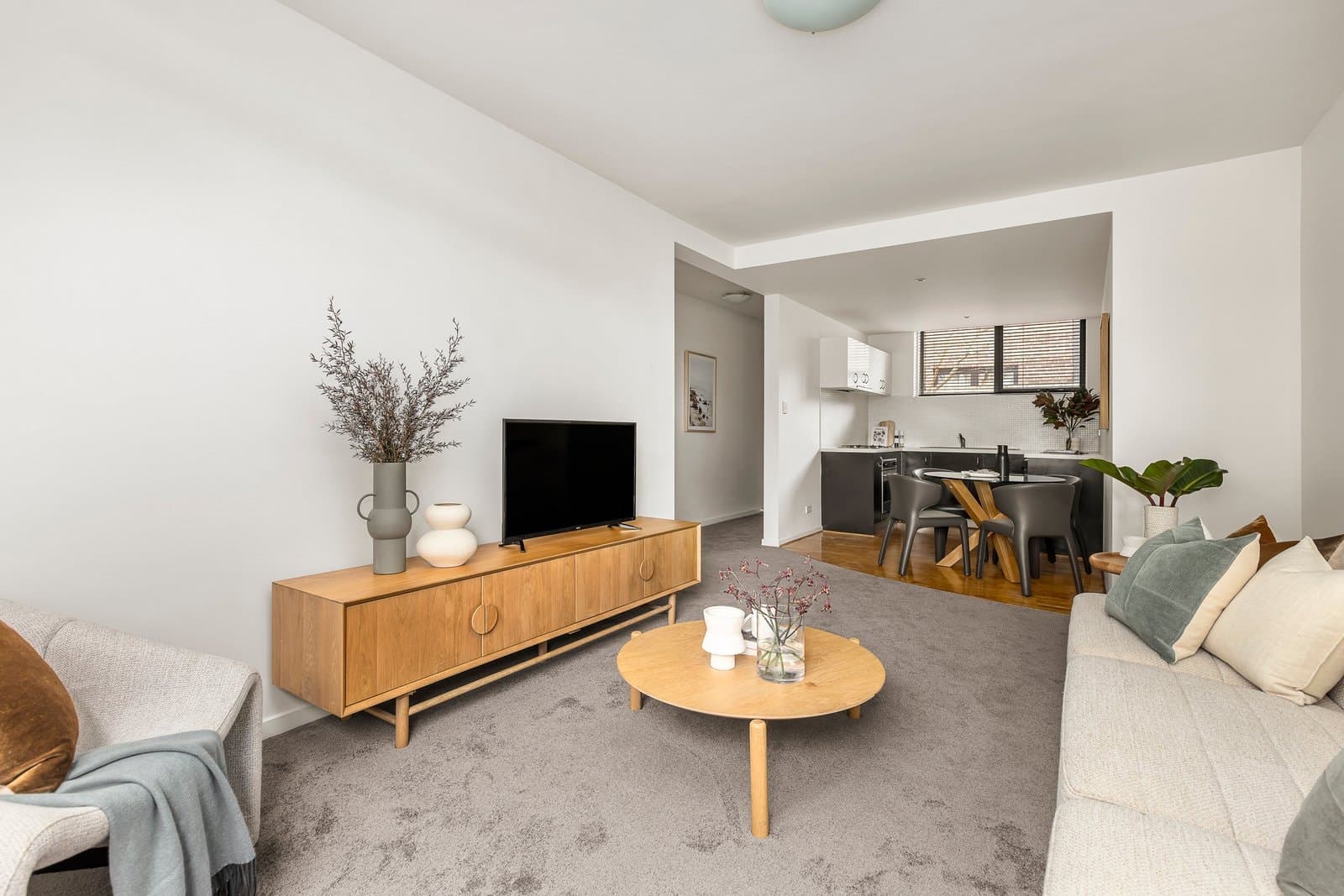 2/63 Cobden Street, Kew - Thumbnail 2