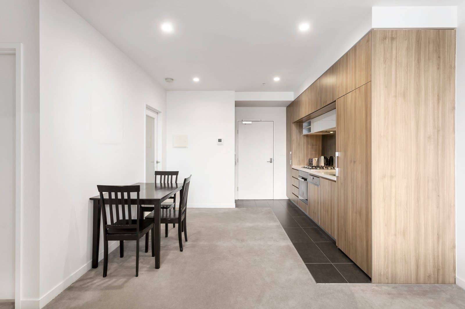 808/1 Grosvenor Street, Doncaster - Thumbnail 3