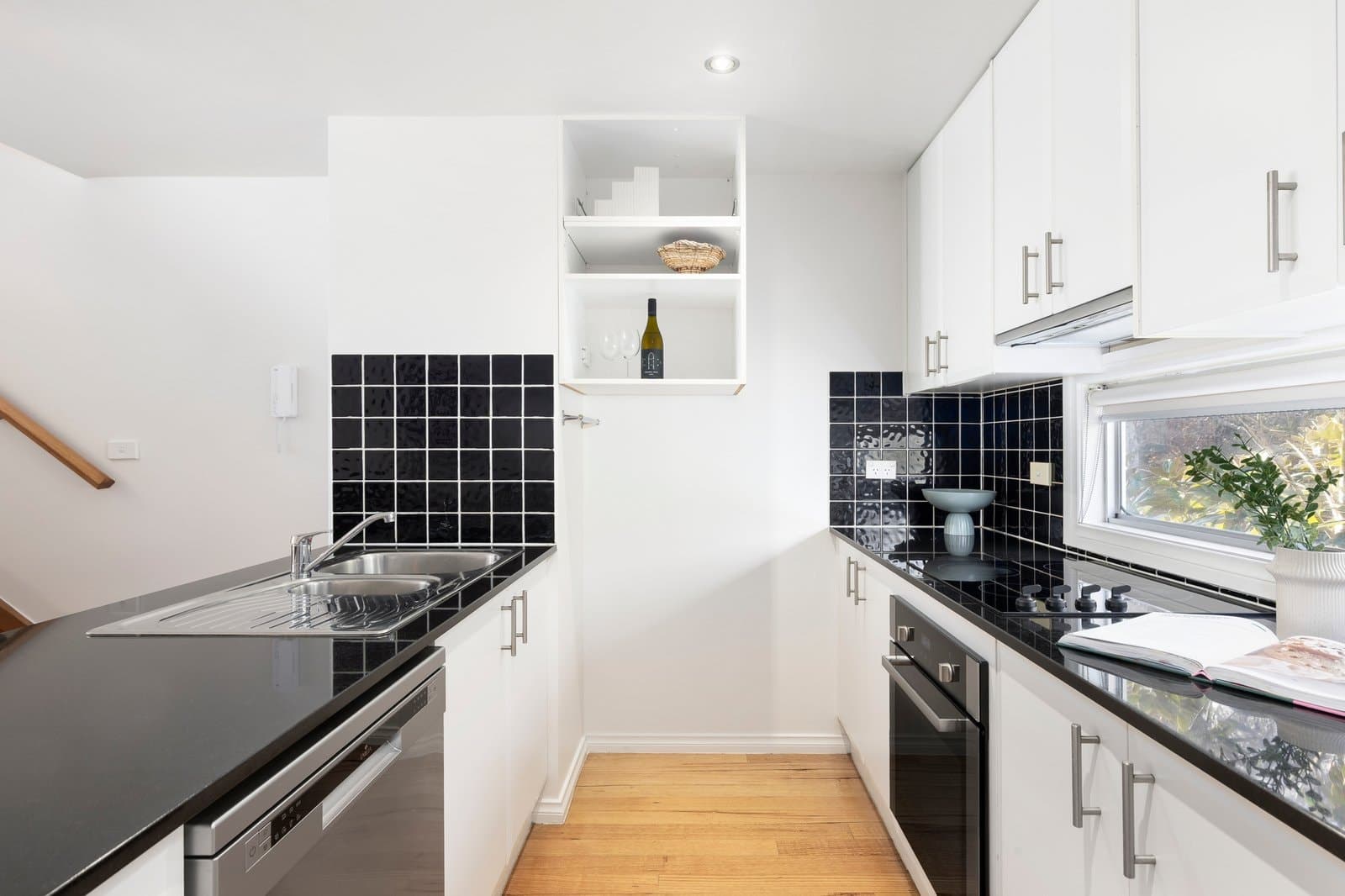 2/235 Dandenong Road, Windsor - Thumbnail 3