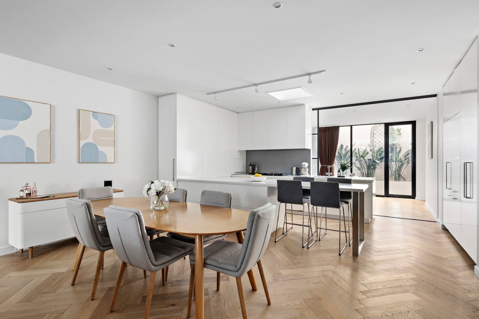 61 South Wharf Drive, Docklands - Thumbnail 2