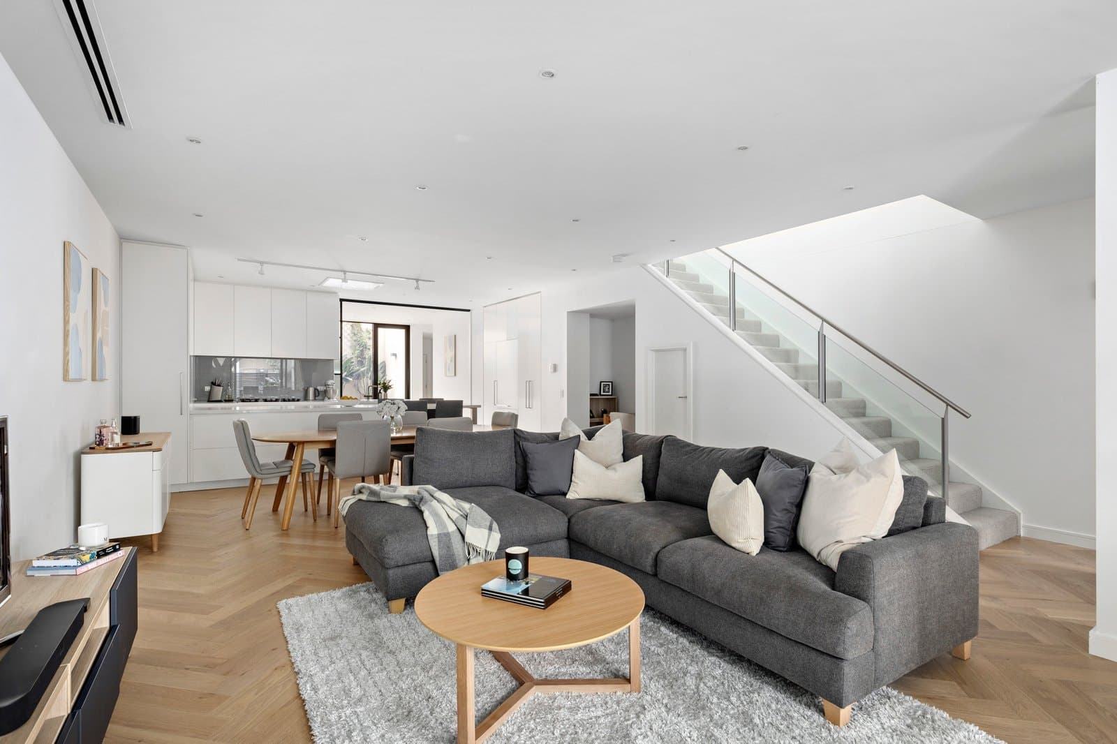 61 South Wharf Drive, Docklands - Thumbnail 3