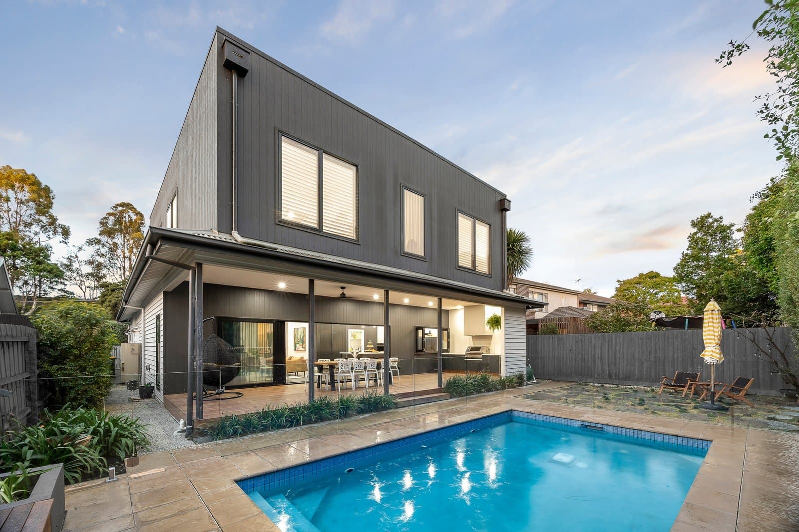 24 Kyarra Road, Glen Iris - Thumbnail 2