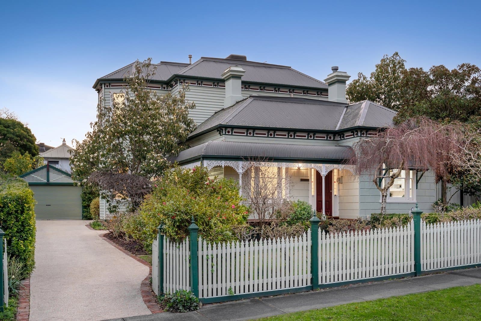 26 Russell Street, Surrey Hills - Image 1