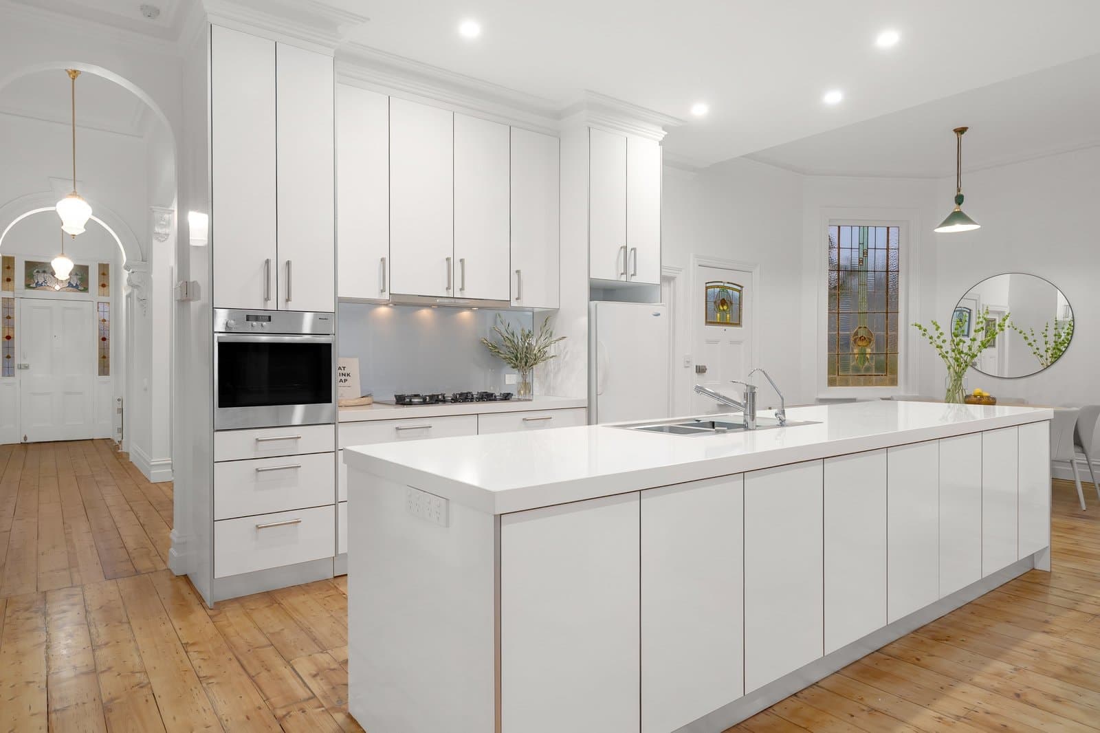 26 Russell Street, Surrey Hills - Thumbnail 2
