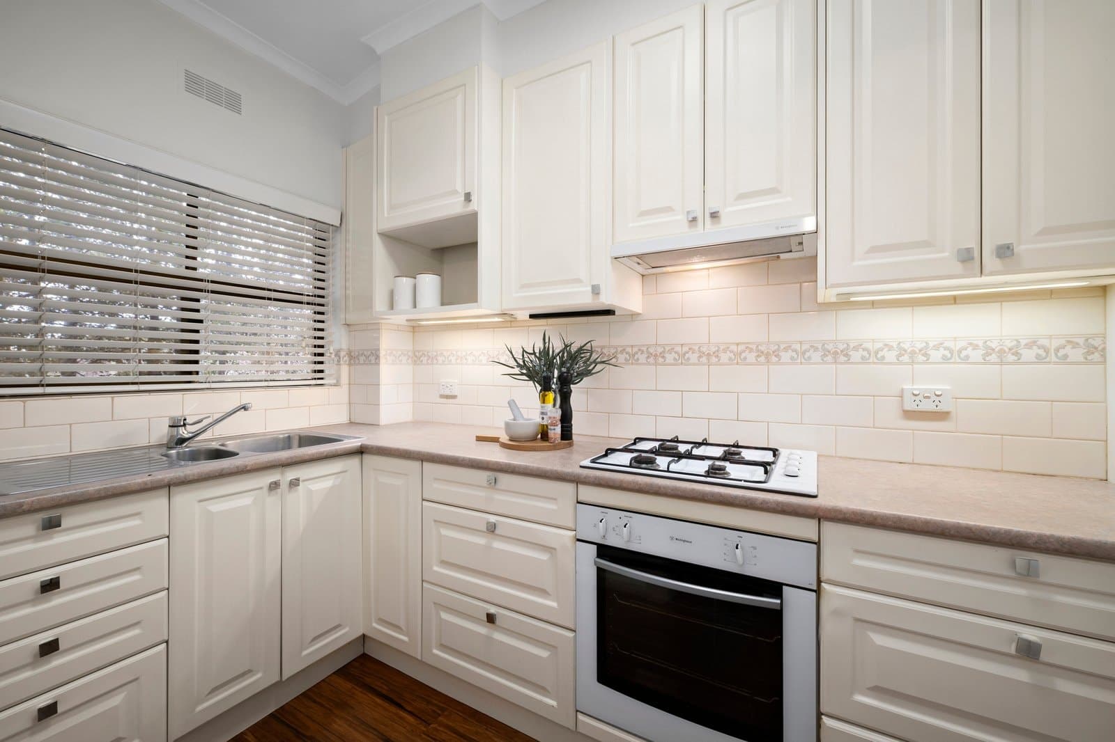 11/289 Barkly Street, St Kilda - Thumbnail 3