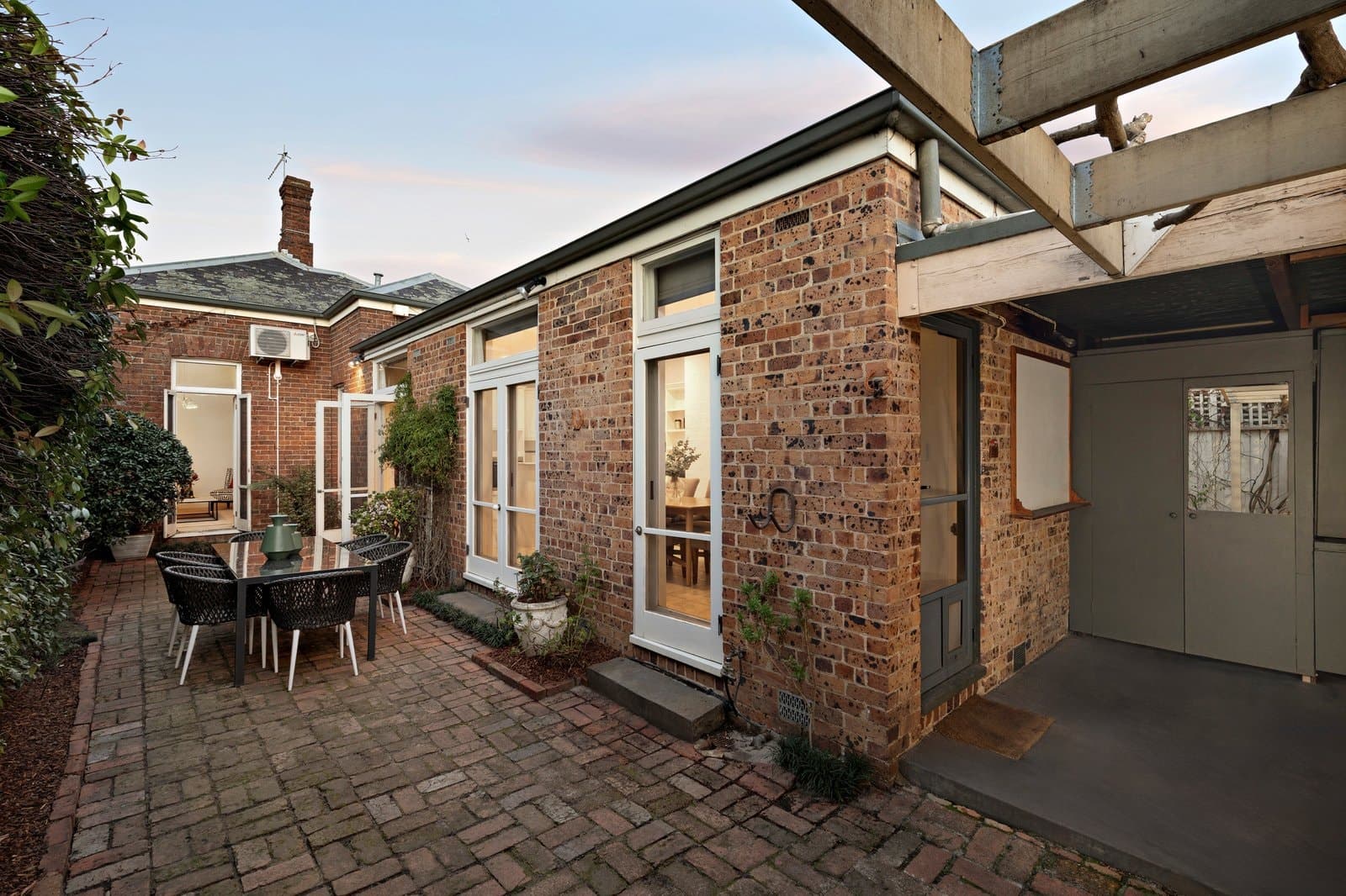 61 Mathoura Road, Toorak - Thumbnail 7