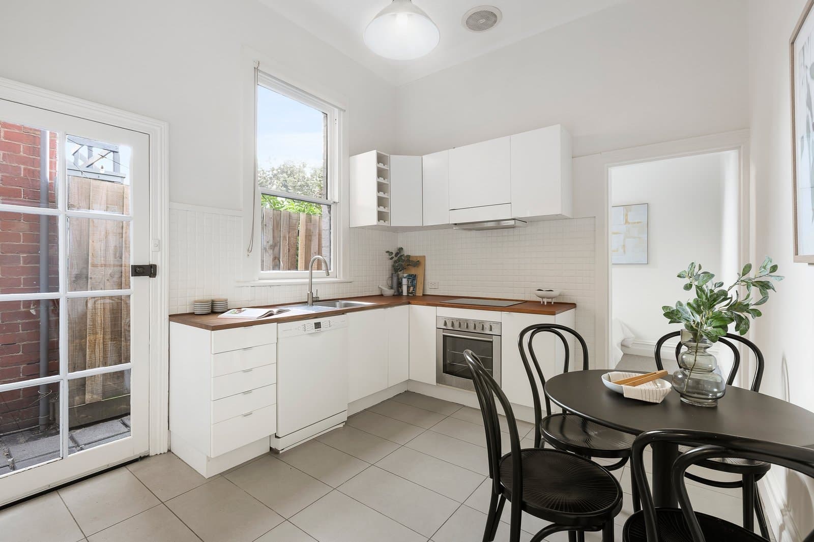 58 Upton Road, Windsor - Thumbnail 6