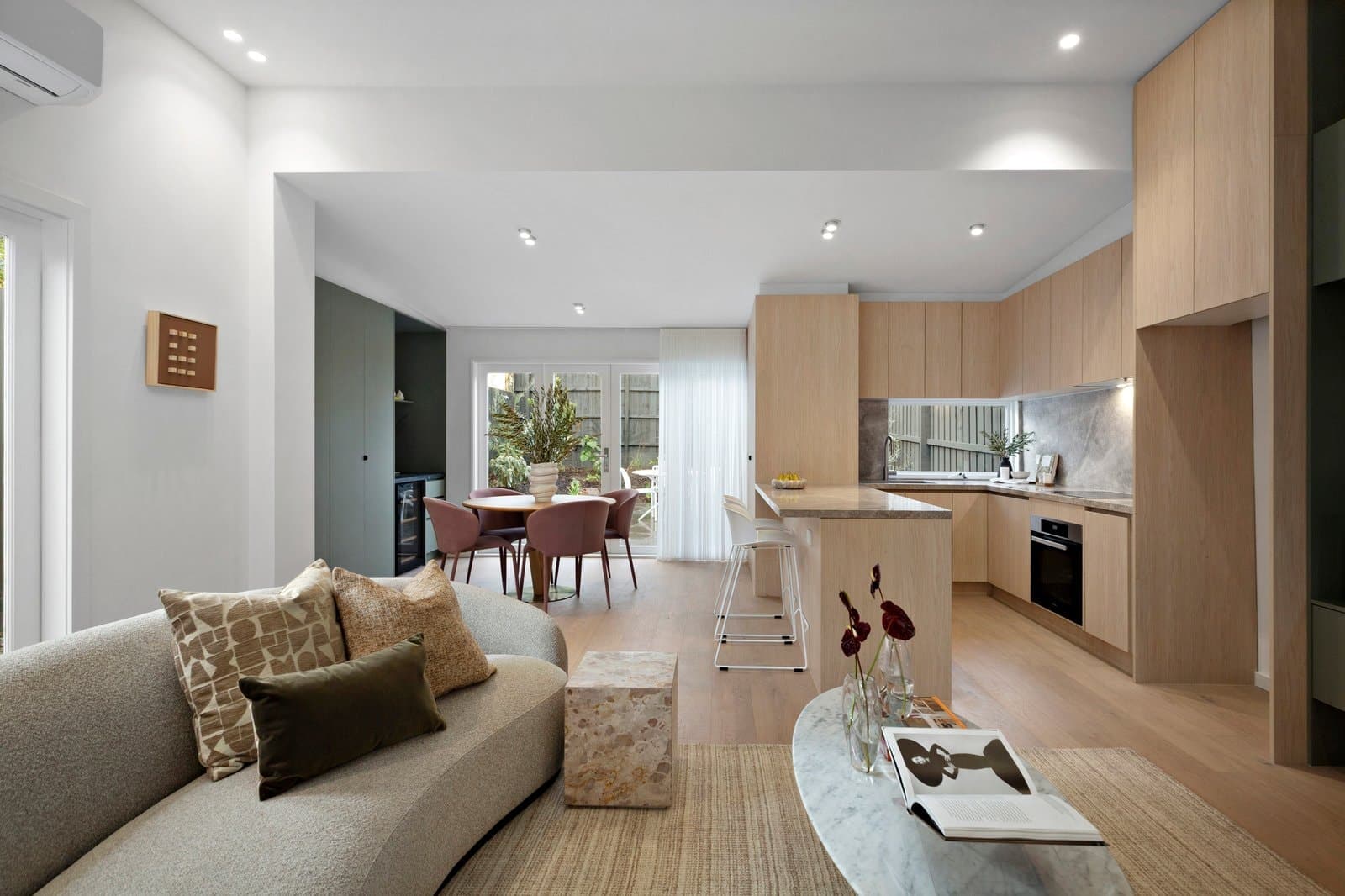 87 Haines Street, Hawthorn - Thumbnail 2