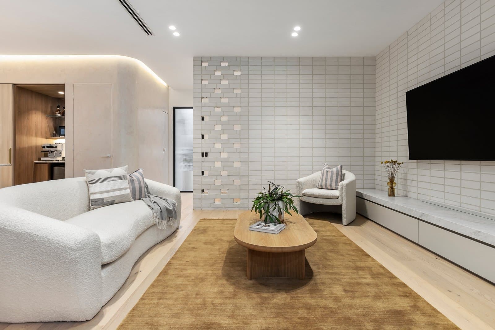 7 Elwood Street, Surrey Hills - Thumbnail 5