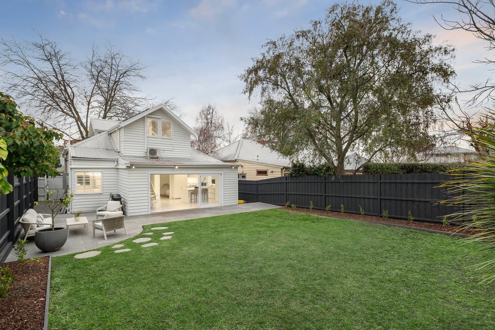 15 Sir Garnet Road, Surrey Hills - Thumbnail 2